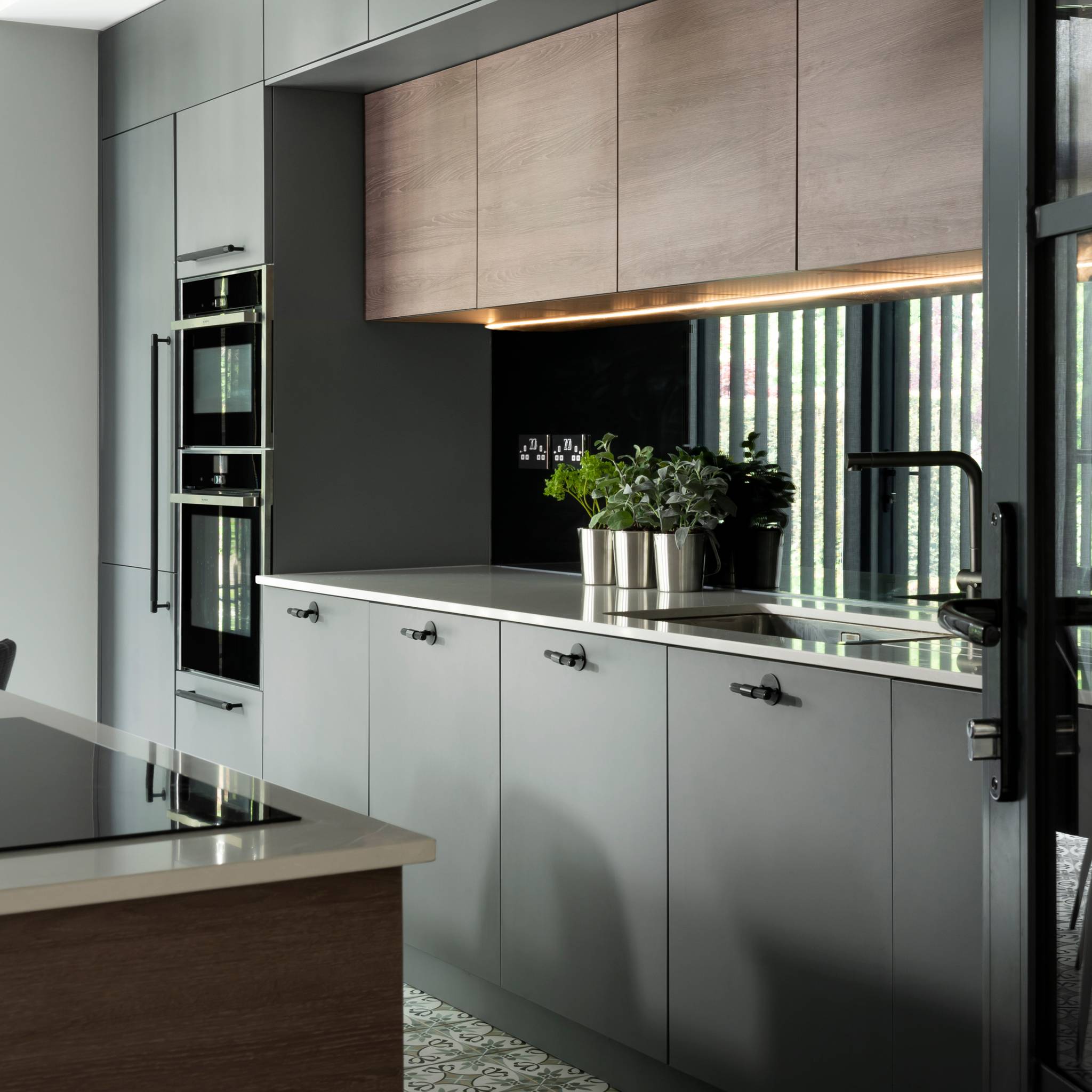 T-BAR / PLATE / CROSS