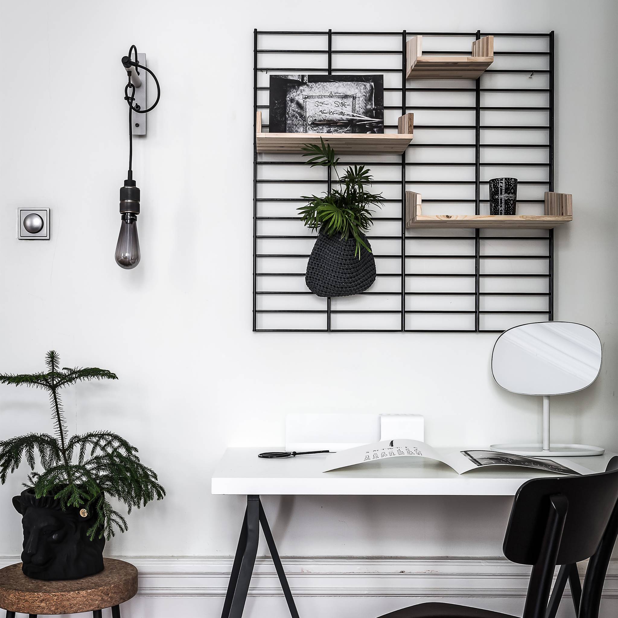 HOOKED WALL / CROSS / NUDE / STONE