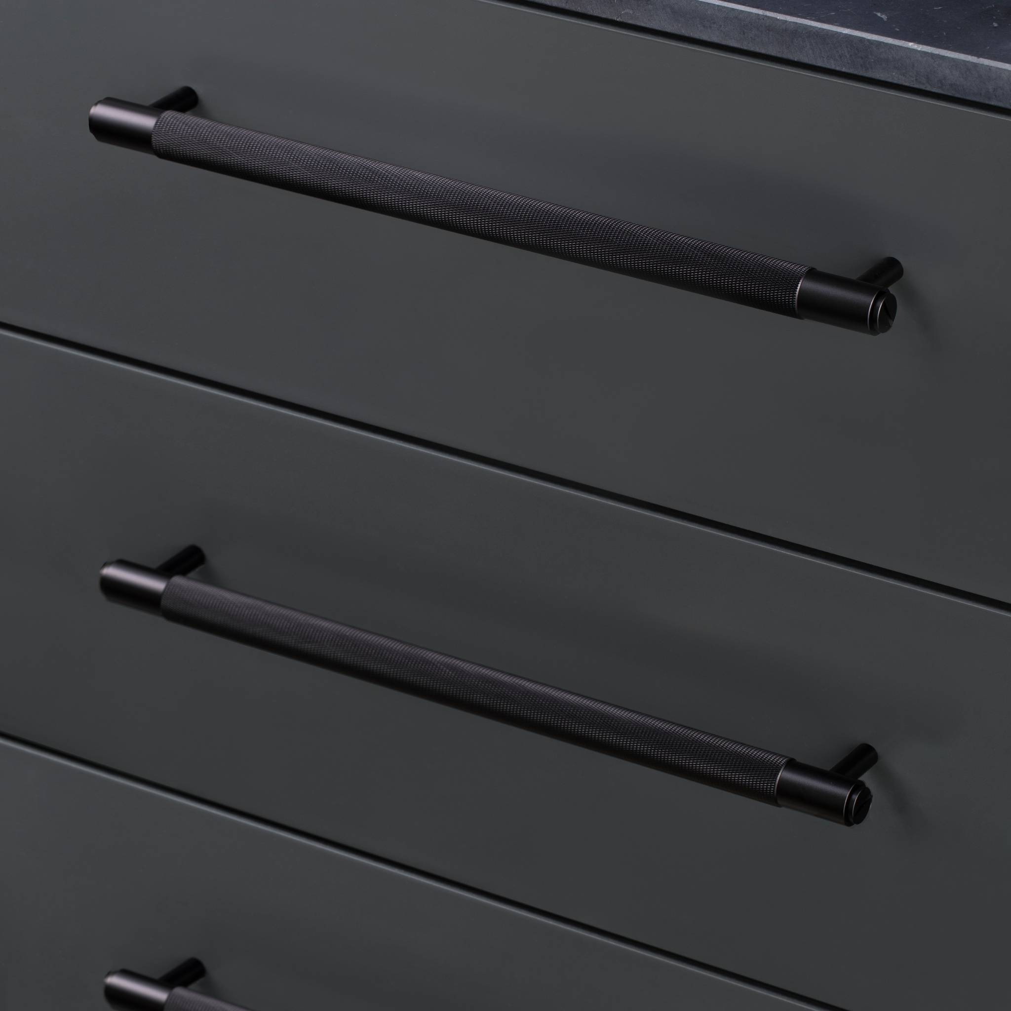 PULL BAR / CROSS