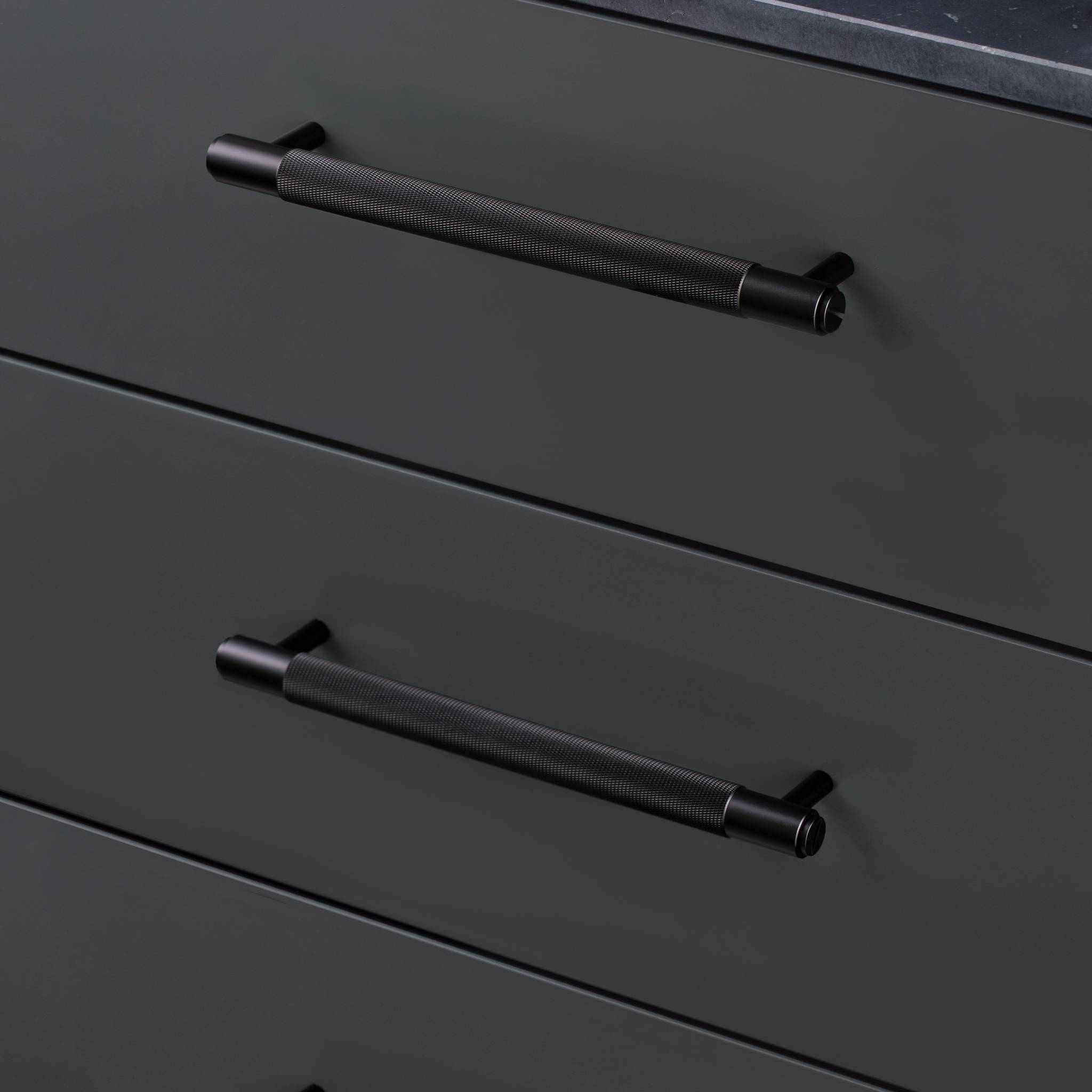 PULL BAR / CROSS