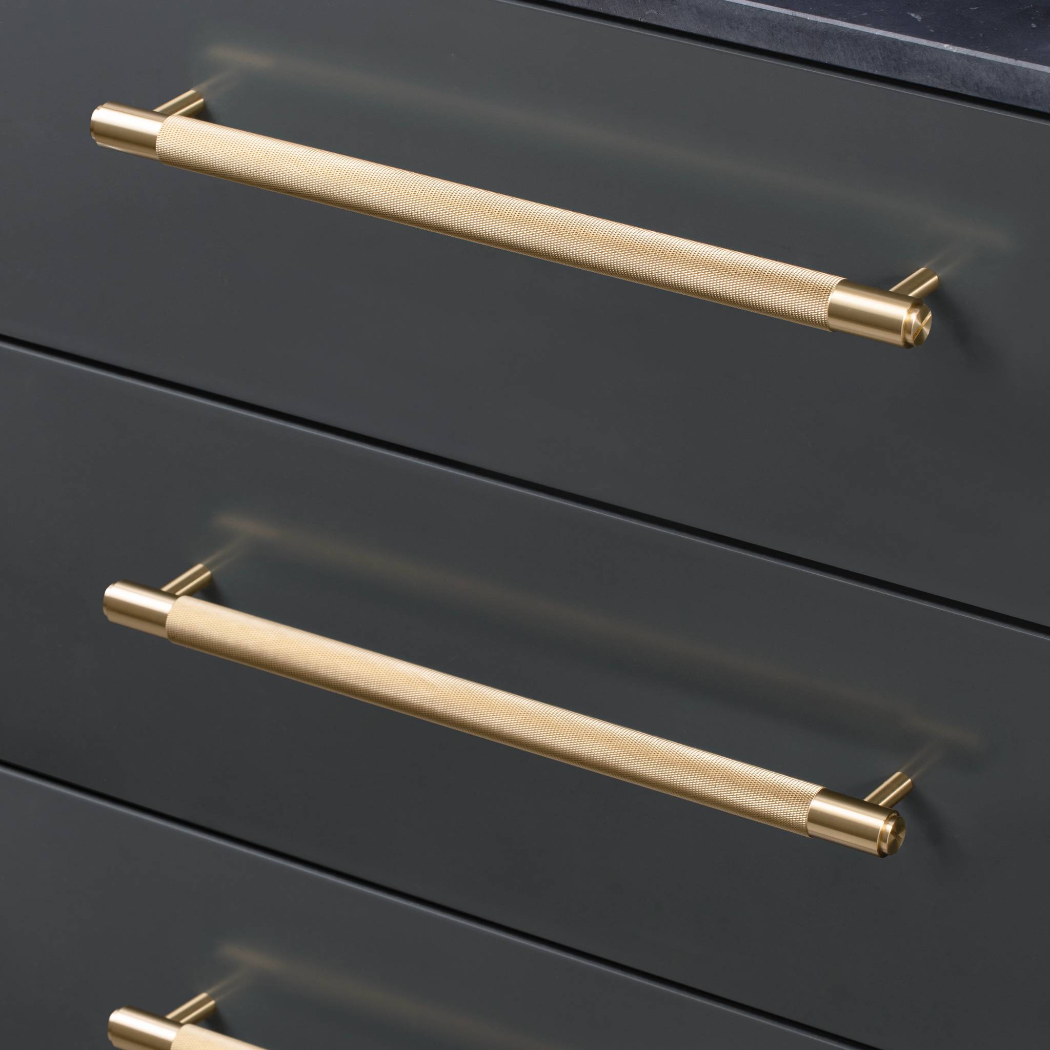 PULL BAR / CROSS