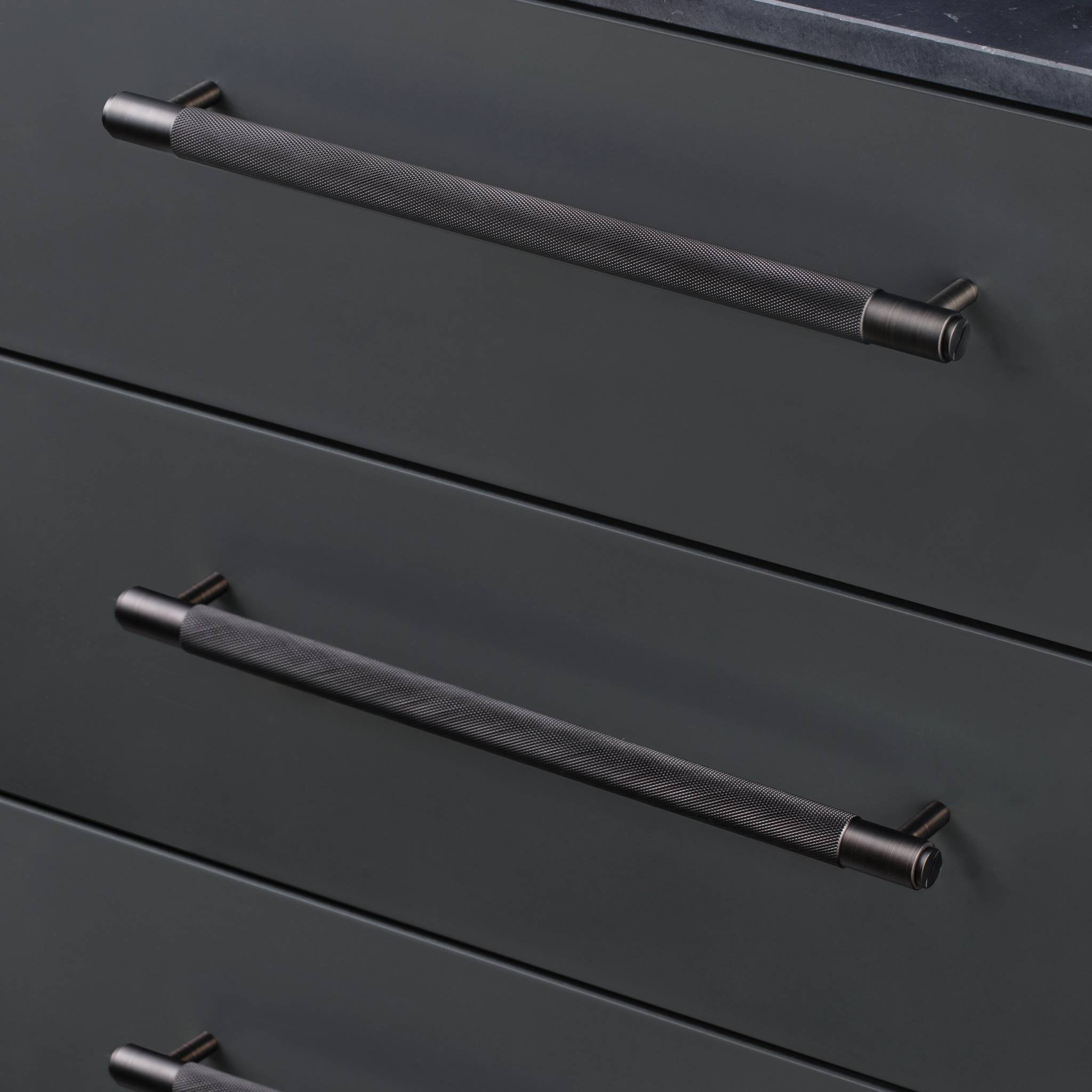 PULL BAR / CROSS