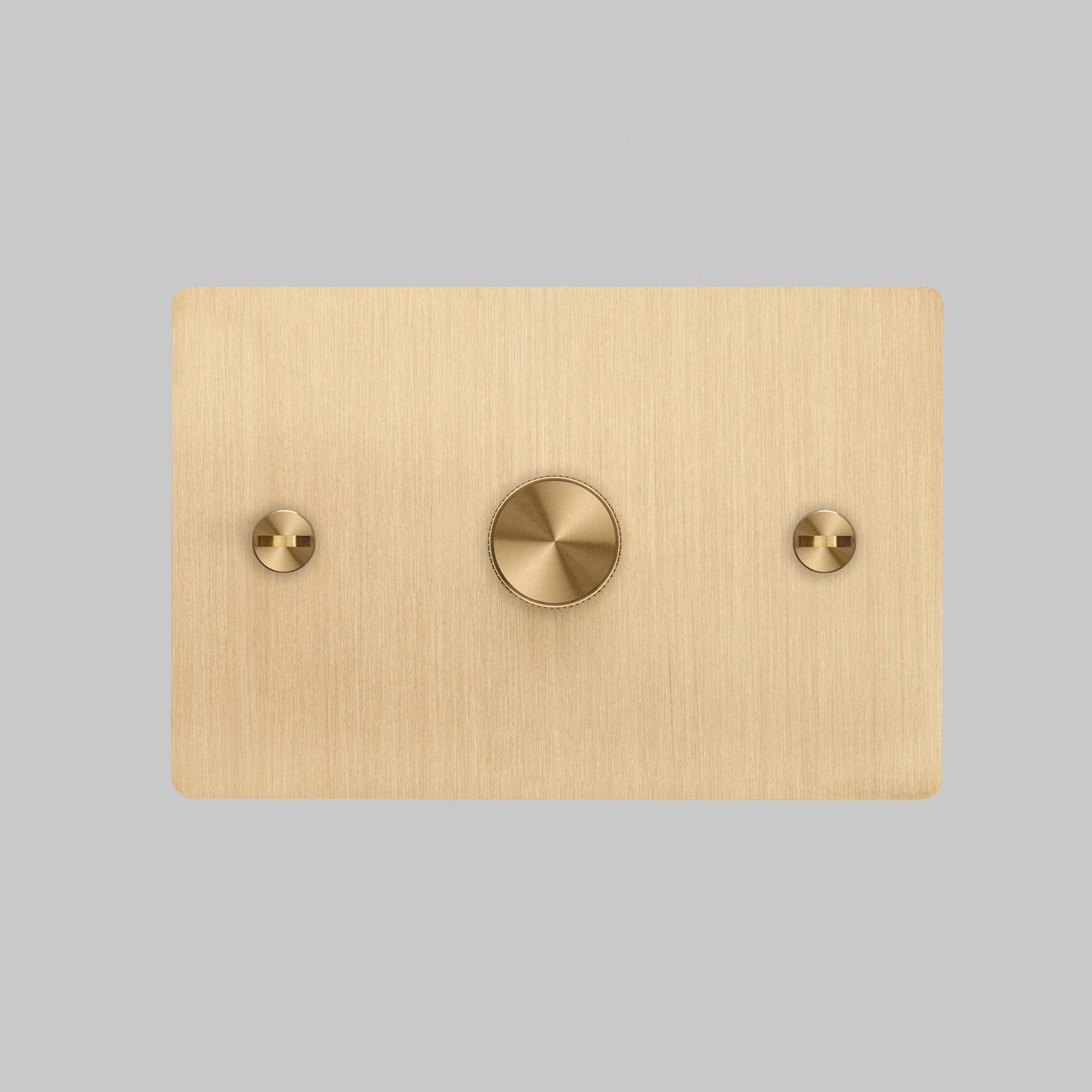 1G DIMMER / HORIZONTAL / 250W RETRACTIVE / CROSS