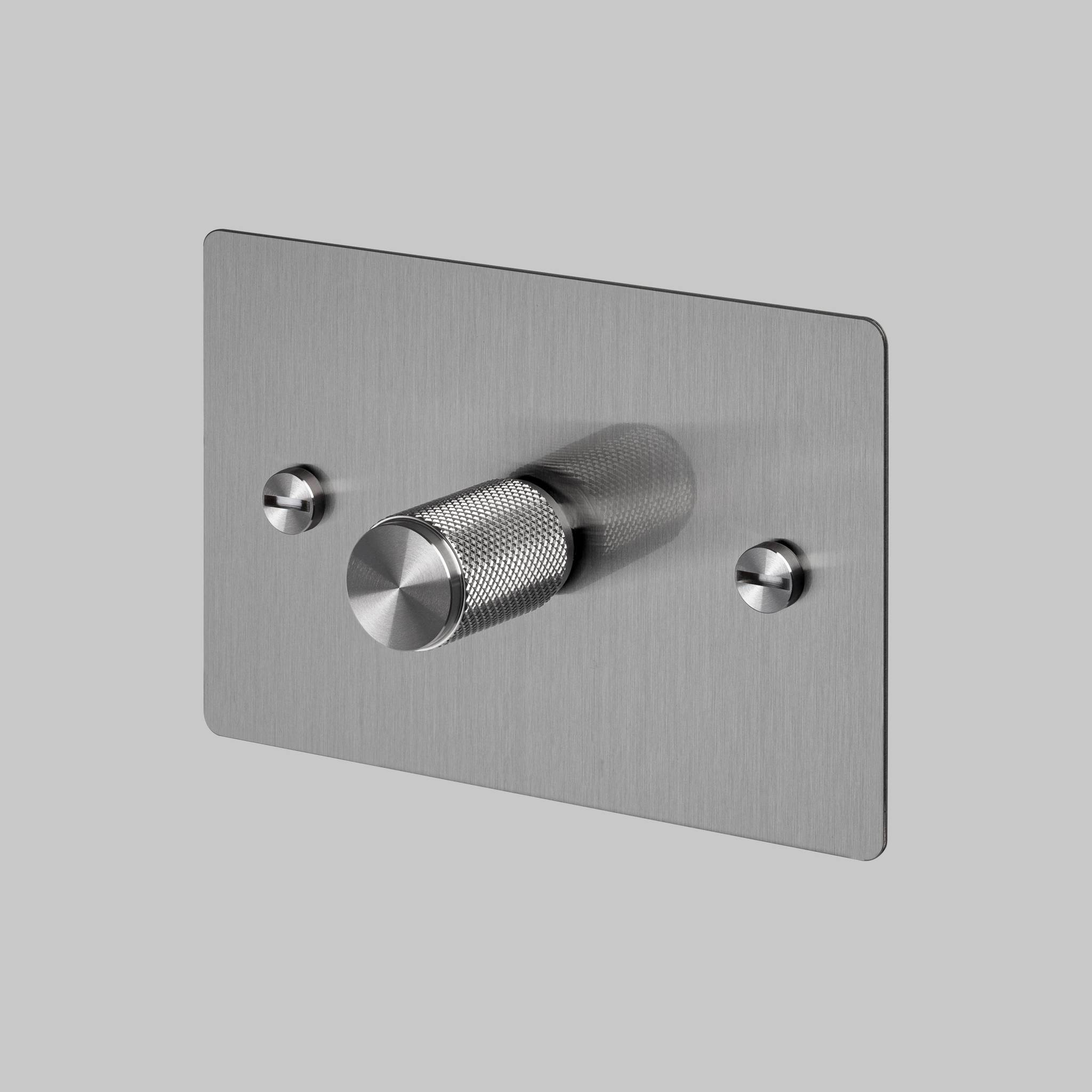 1G DIMMER / HORIZONTAL / 250W RETRACTIVE / CROSS