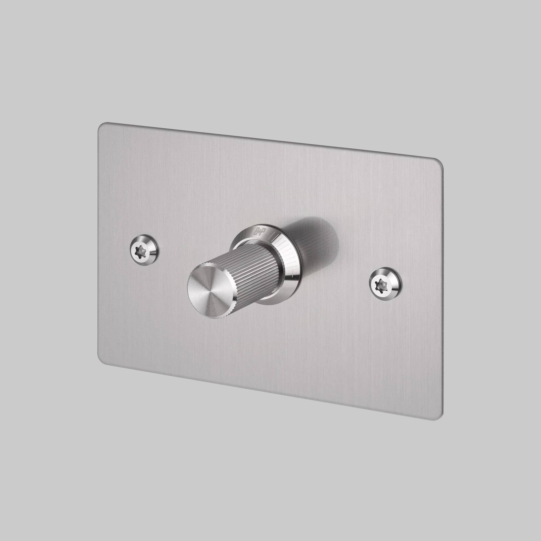 1G DIMMER / HORIZONTAL / 250W RETRACTIVE / LINEAR
