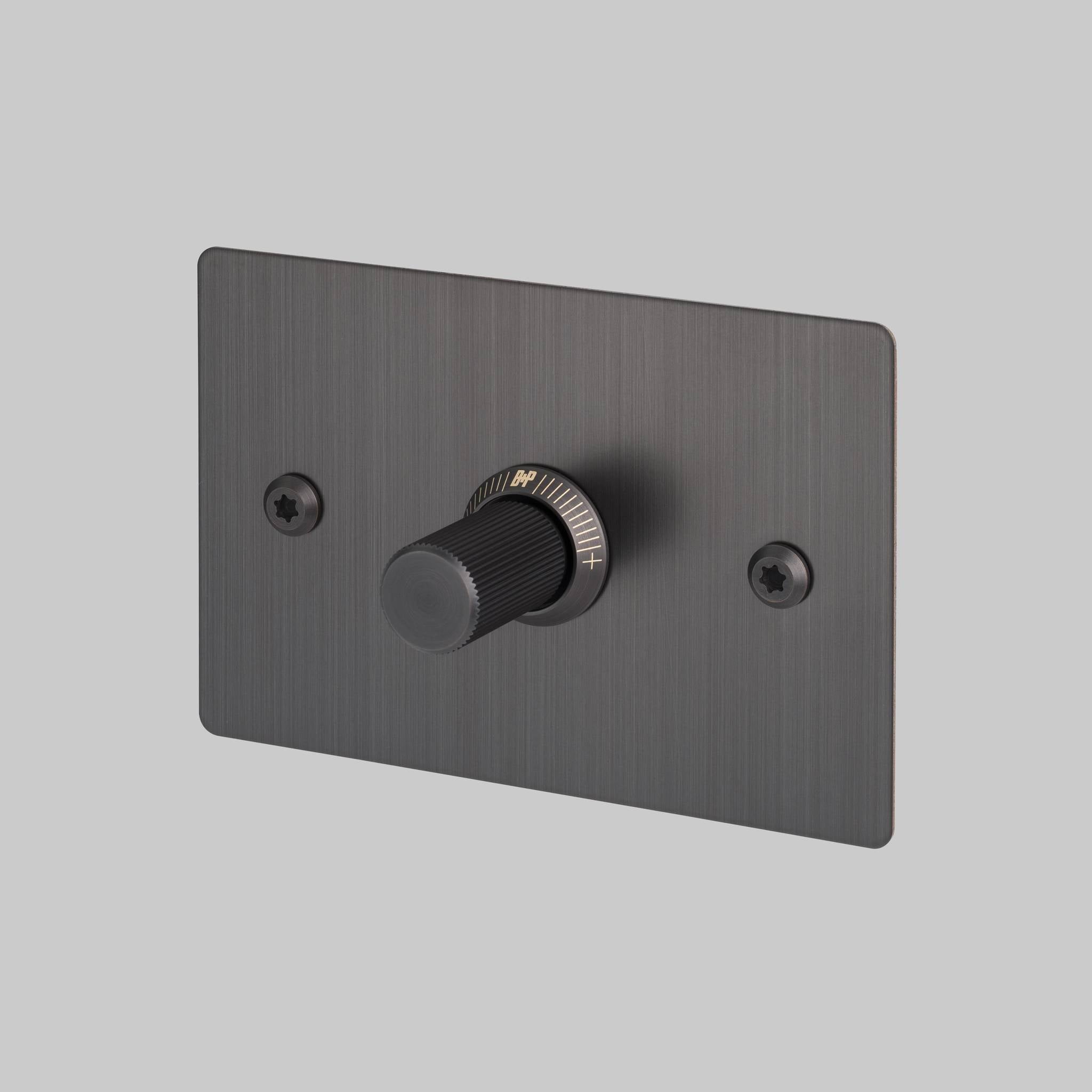 1G DIMMER / HORIZONTAL / 250W RETRACTIVE / LINEAR