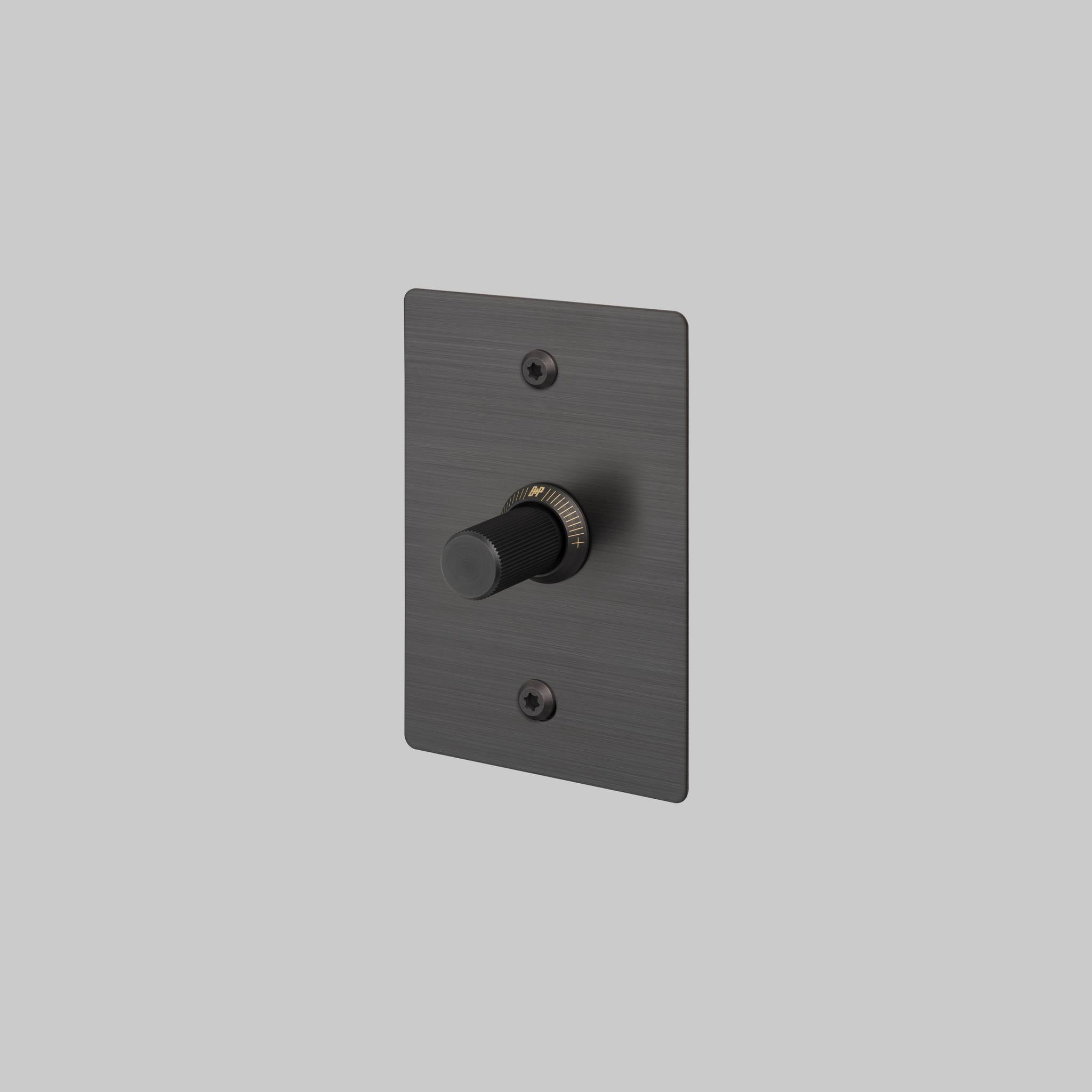 1G DIMMER / VERTICAL / 100W / LINEAR