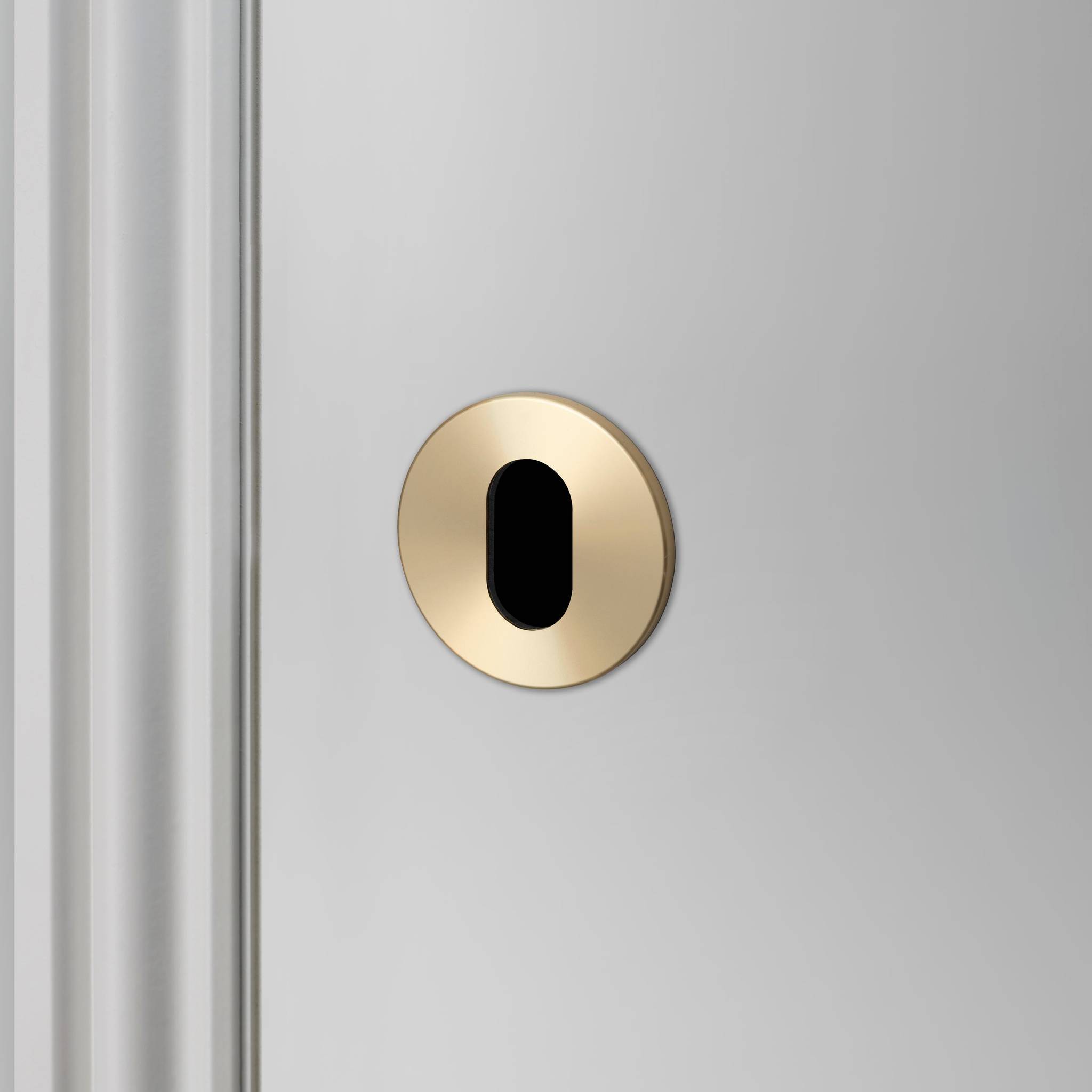 ESCUTCHEON PLATE / OVAL