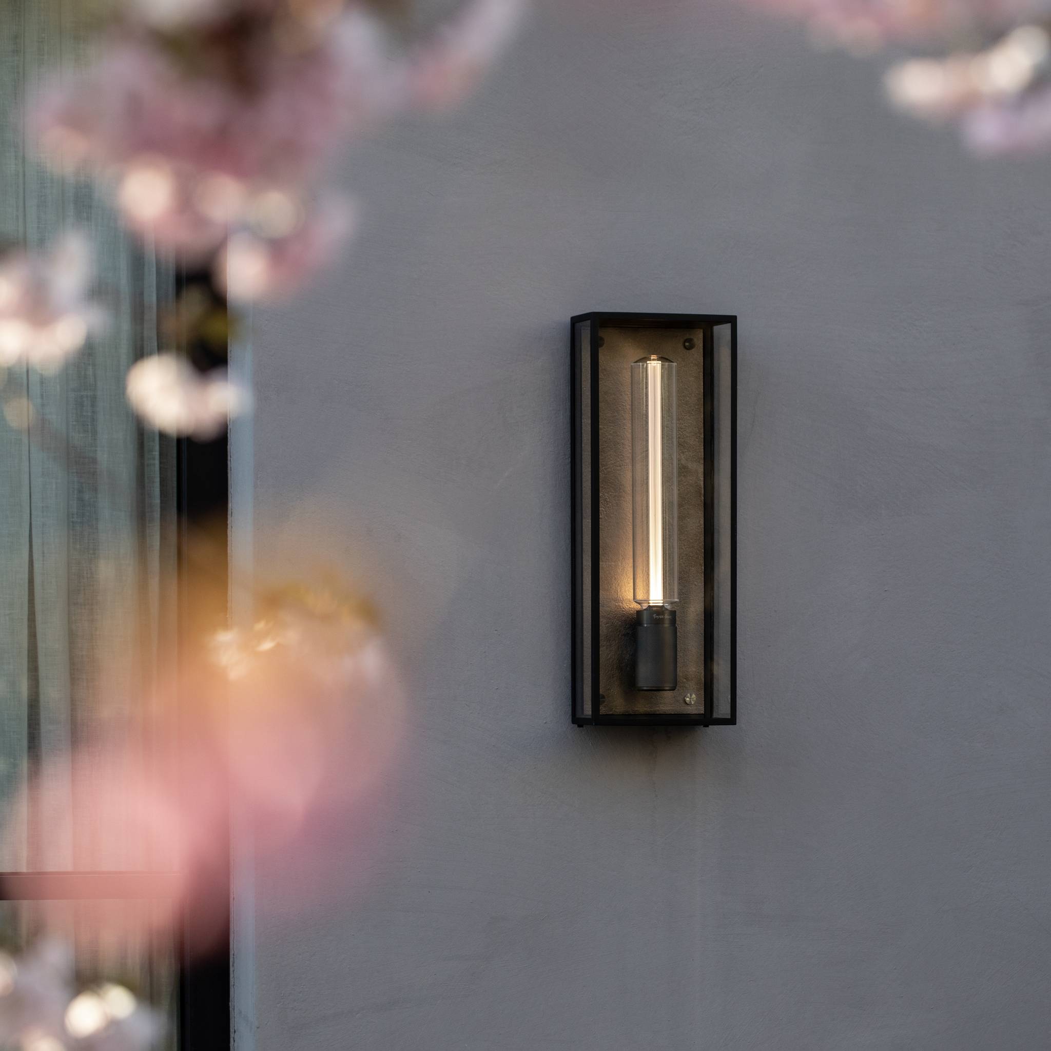 CAGED WET / WALL / CROSS / LARGE