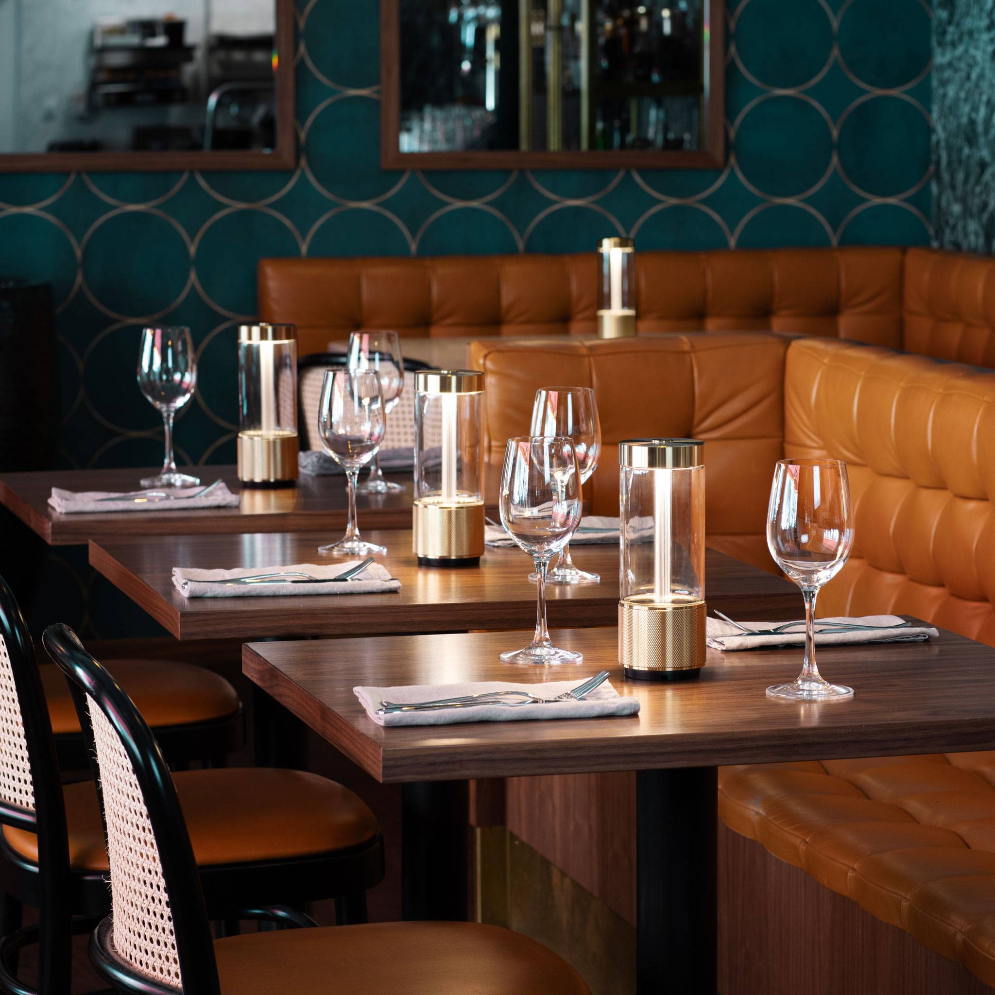 TAKEOUT / PORTABLE TABLE LIGHT