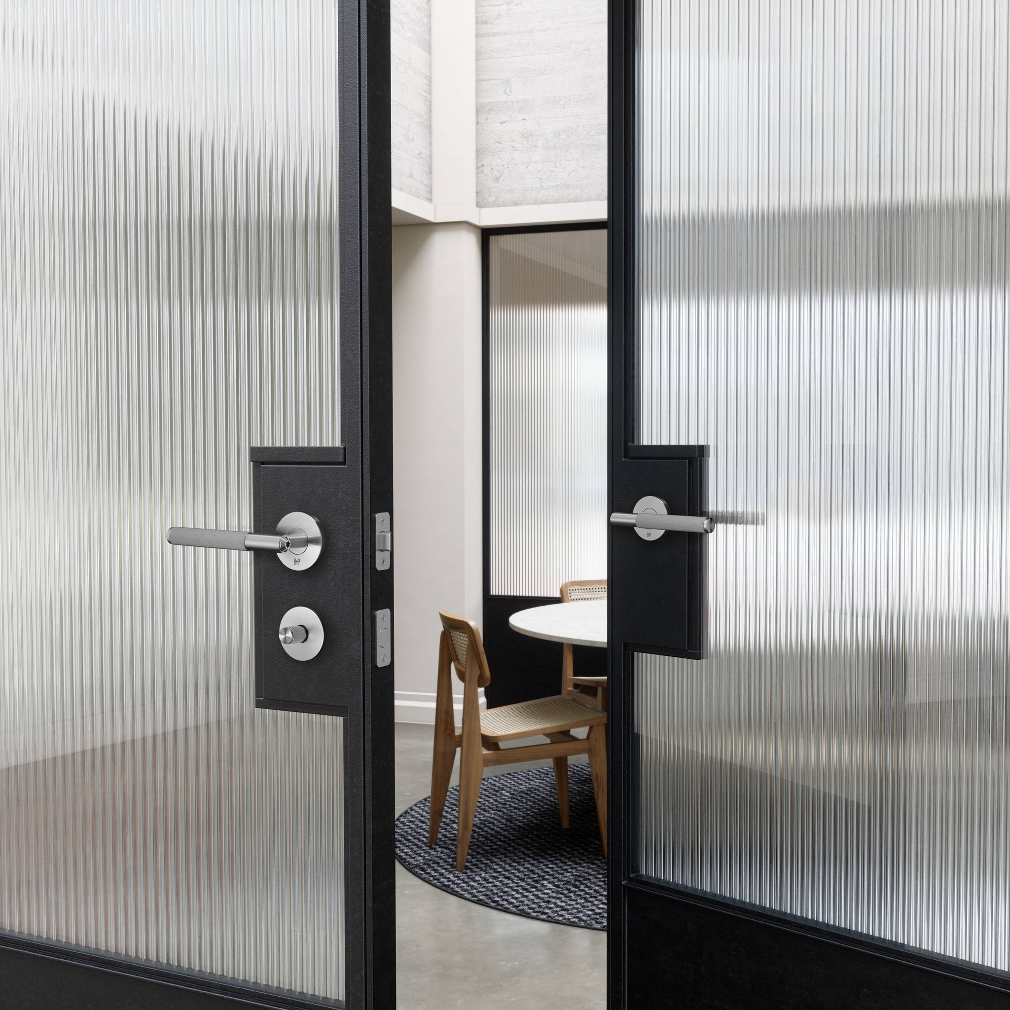 ANZ DOOR HANDLE SET / LINEAR / SPRUNG / PRIVACY