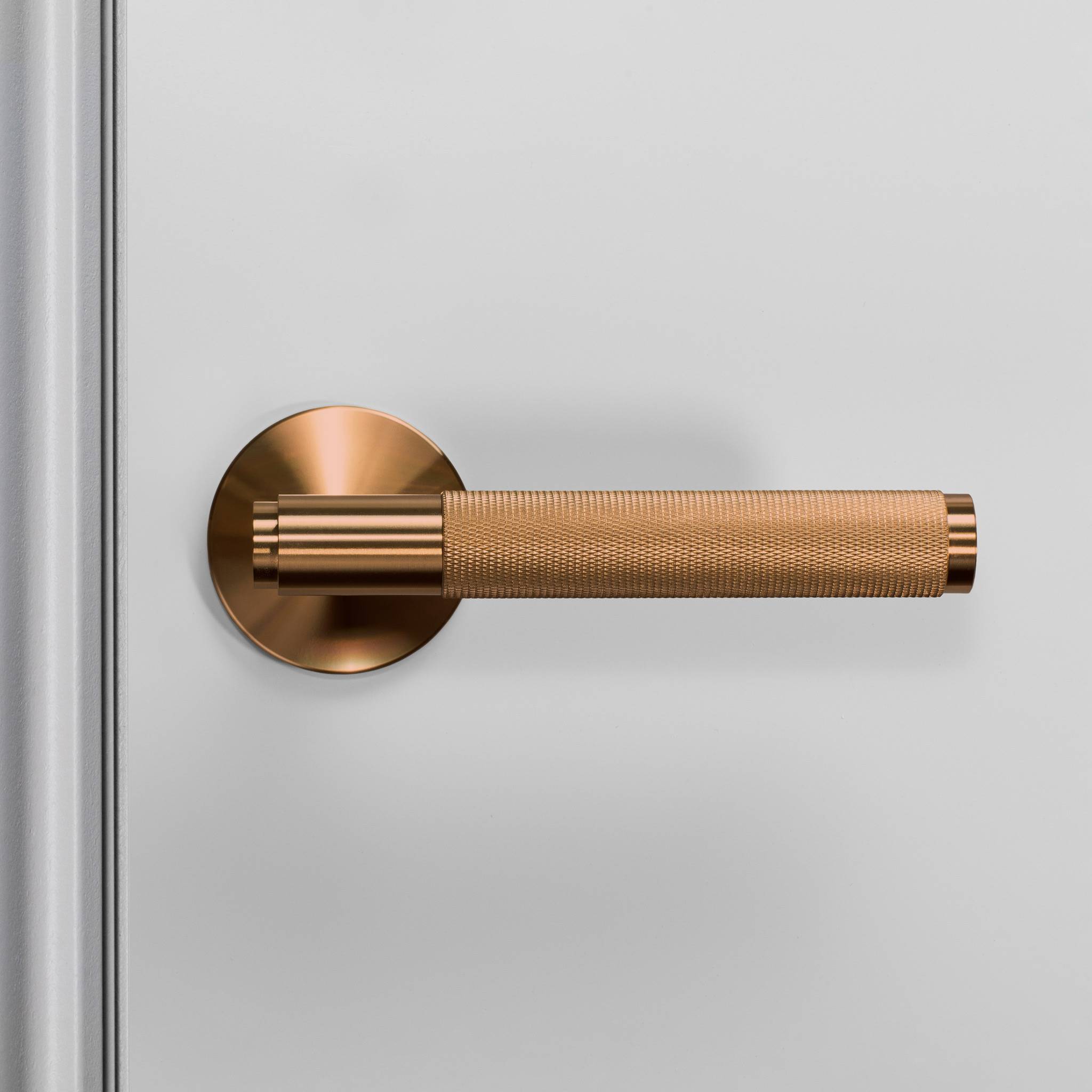 UK DOOR HANDLE / CROSS / SPRUNG