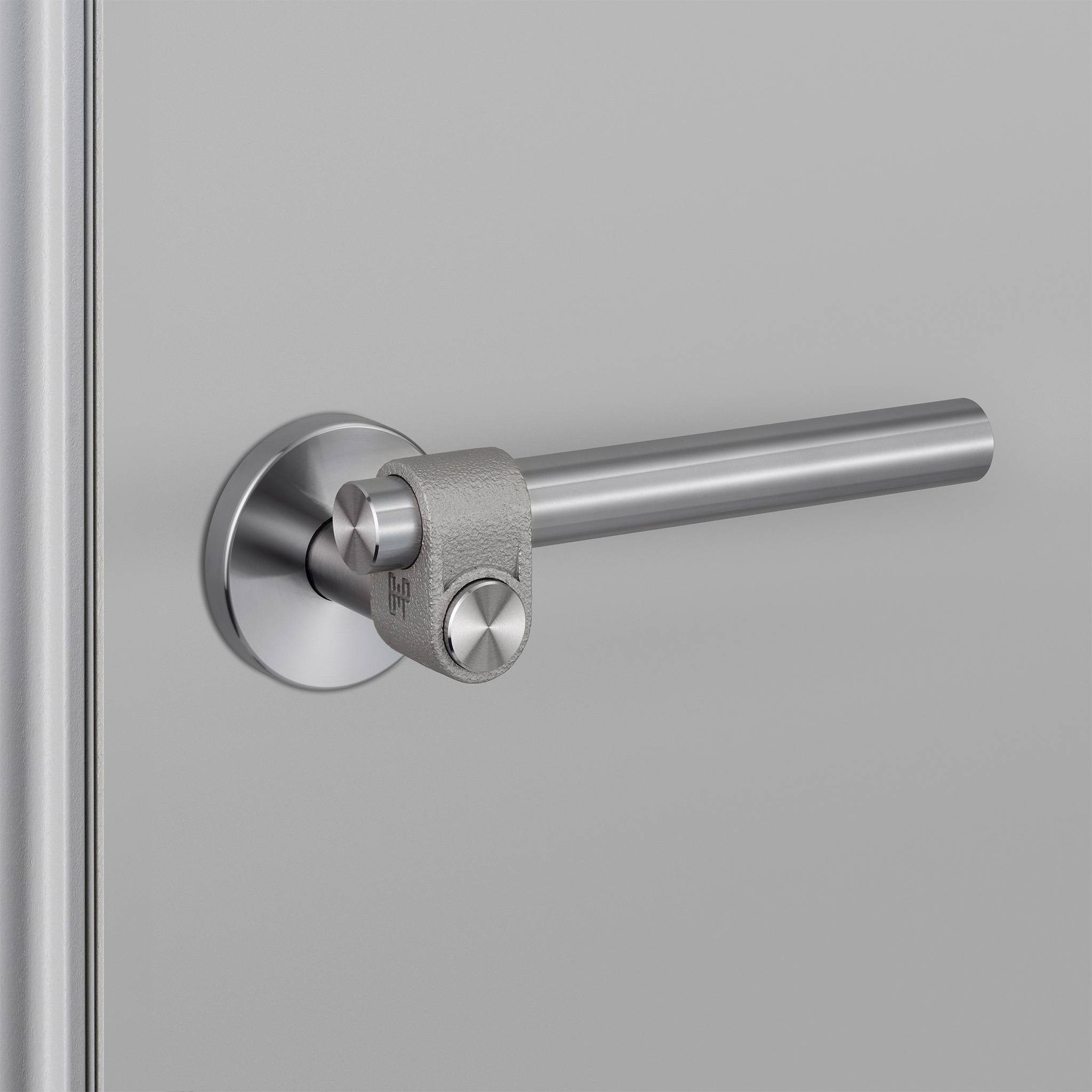 DOOR HANDLE SET / CAST / SPRUNG / LATCH INCLUDED