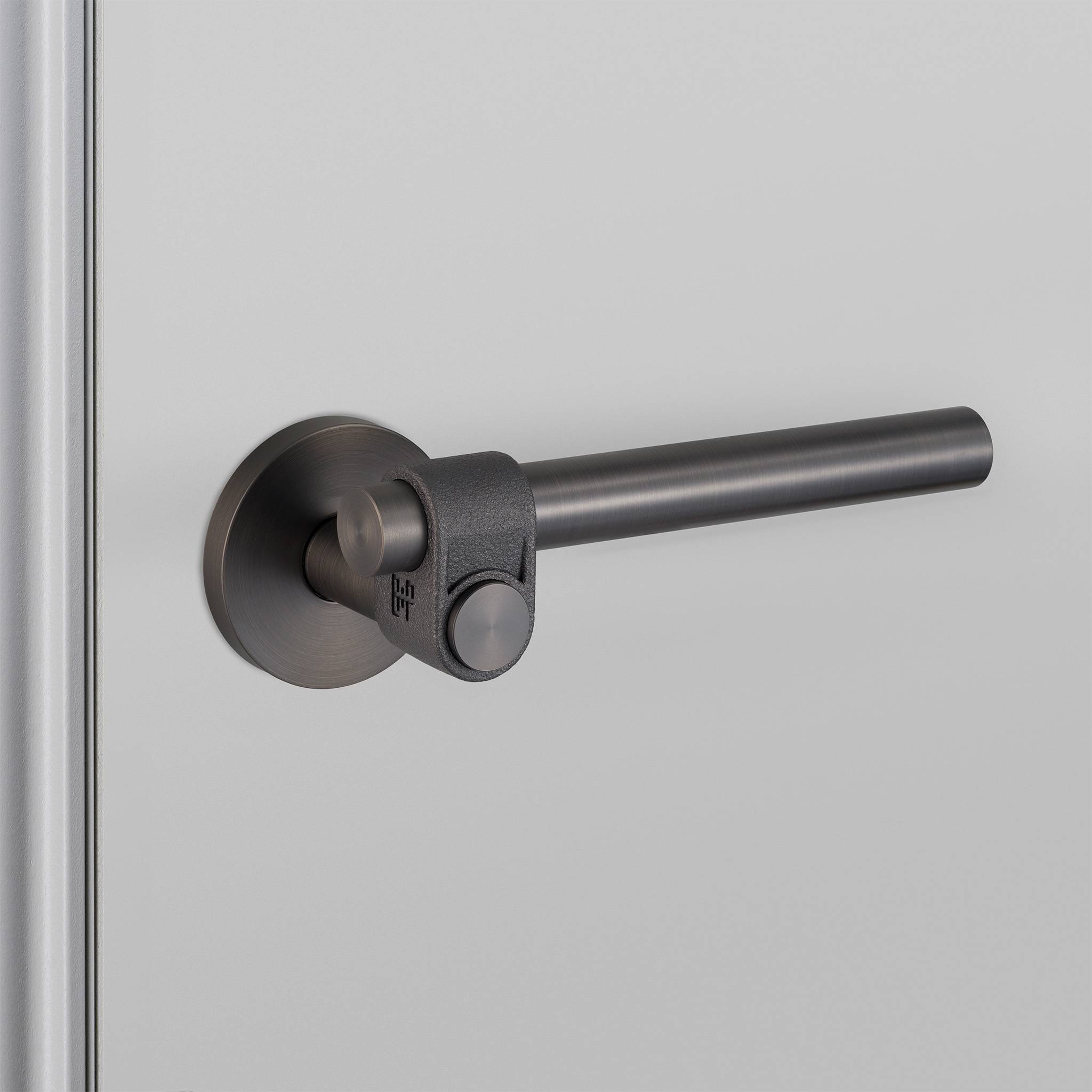DOOR HANDLE SET / CAST / SPRUNG / LATCH INCLUDED