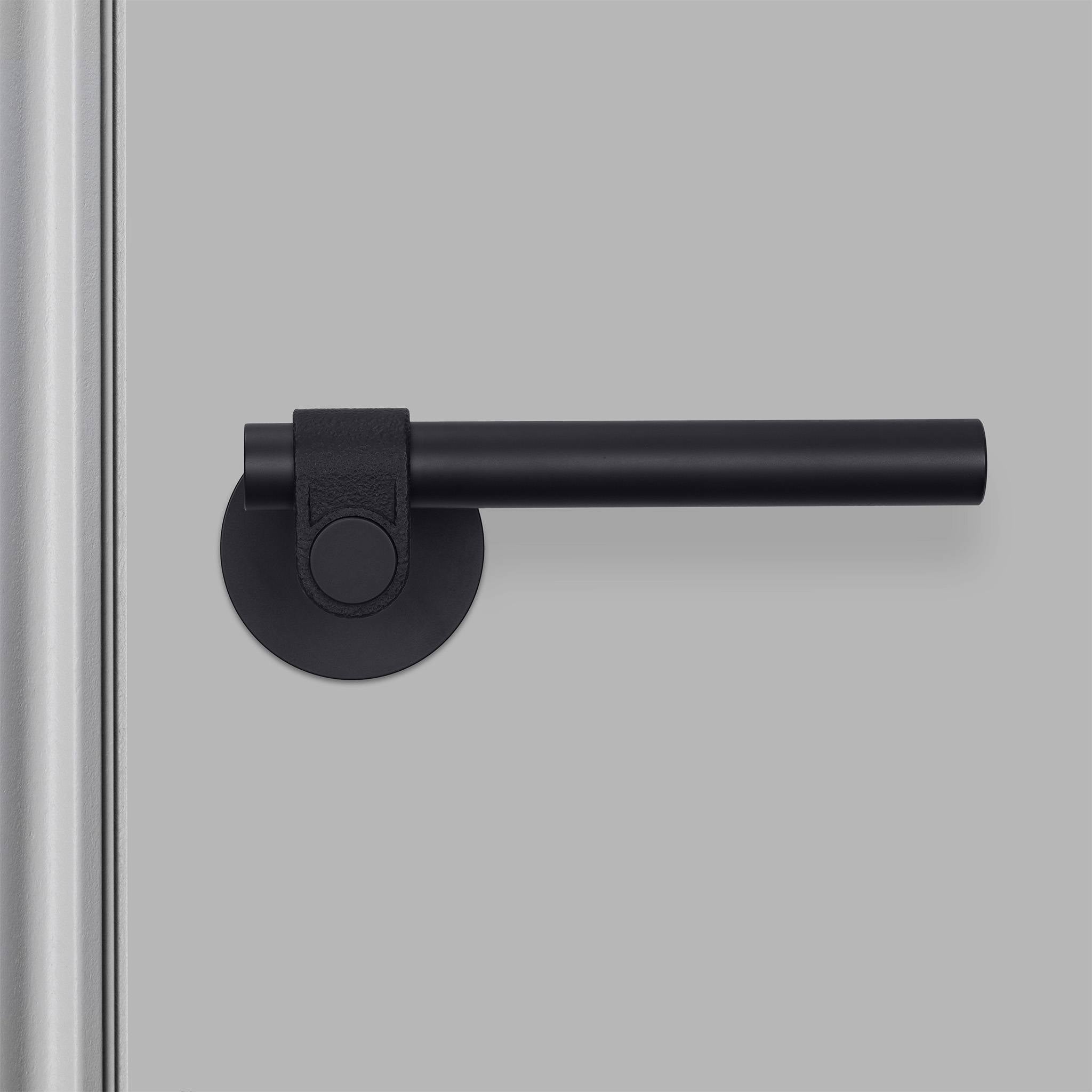DOOR HANDLE SET / CAST / SPRUNG / LATCH INCLUDED
