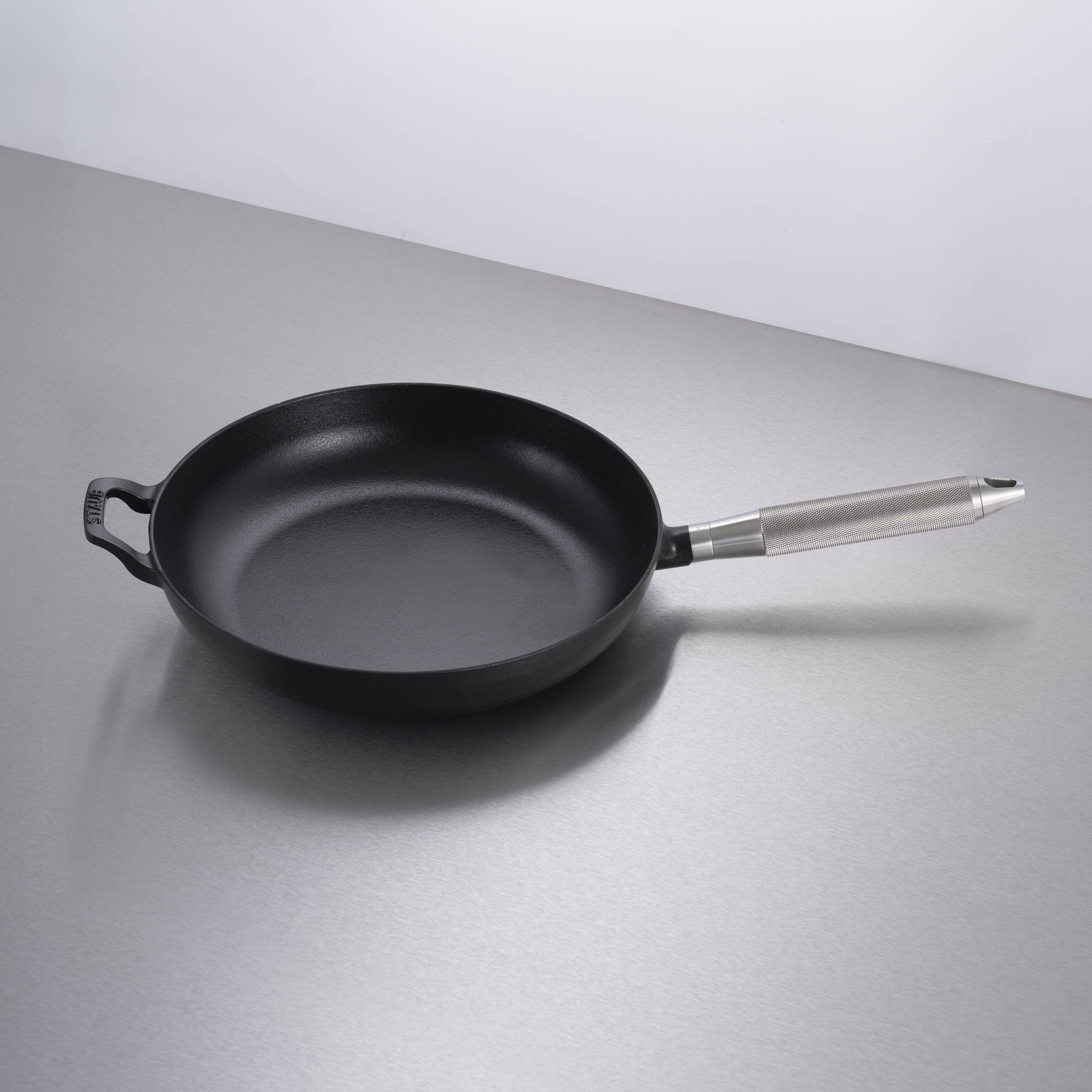 PAN / 11.02 INCHES / CROSS / STAUB