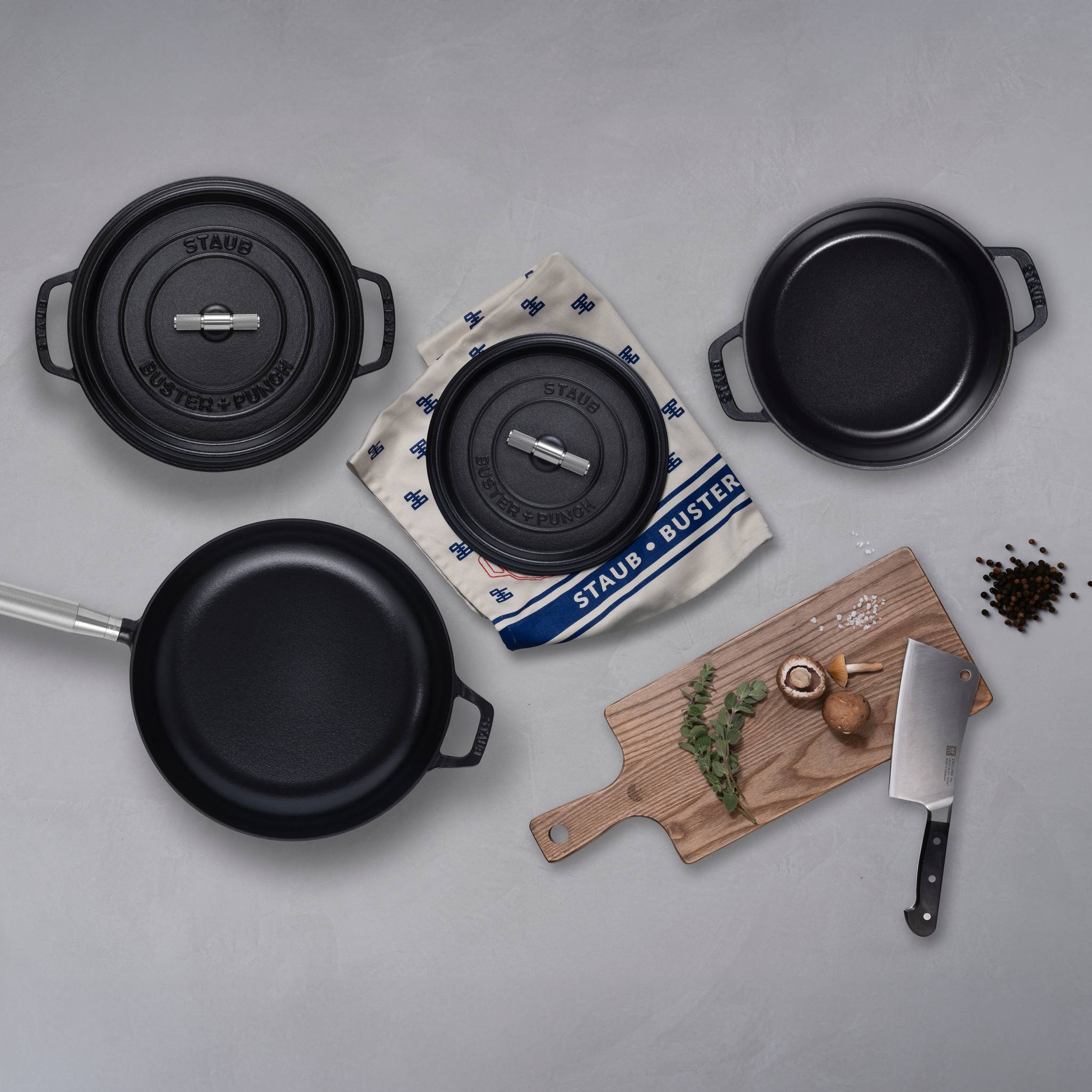 COCOTTE / 11.02 INCHES / CROSS / STAUB / BLACK