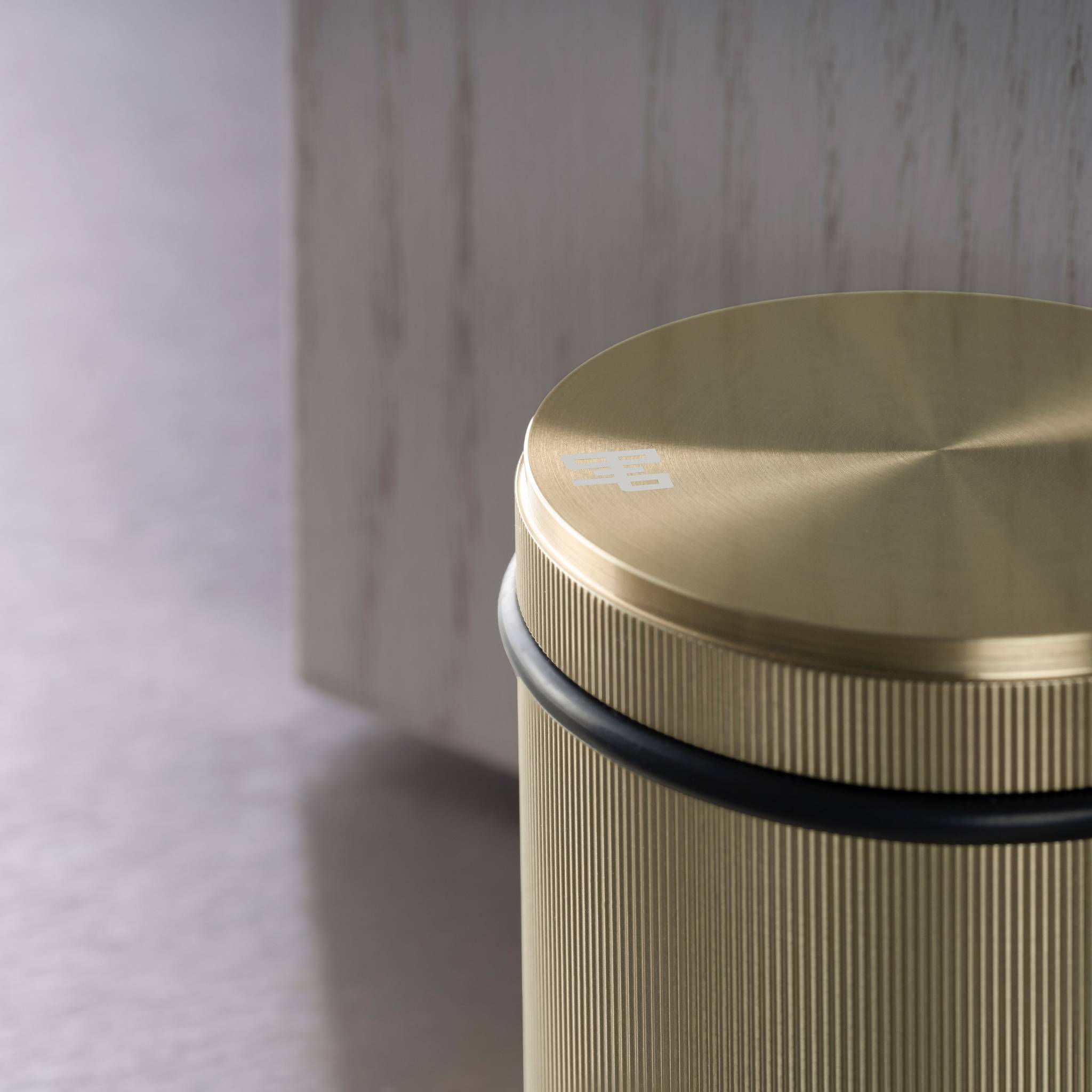 DOOR STOP / FREESTANDING / LINEAR