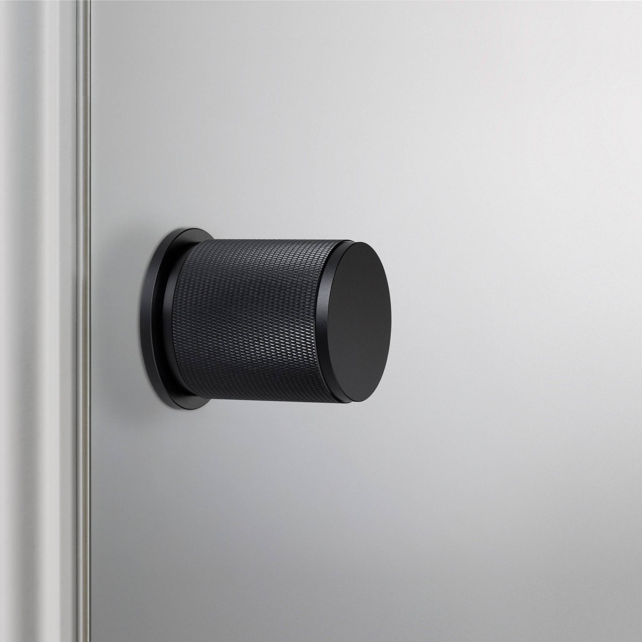 DOOR KNOB SET / CROSS