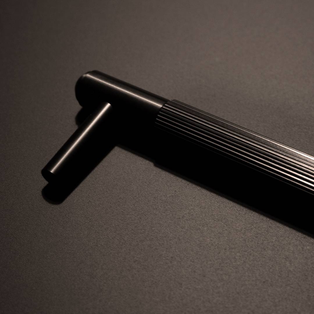 PULL BAR / LINEAR