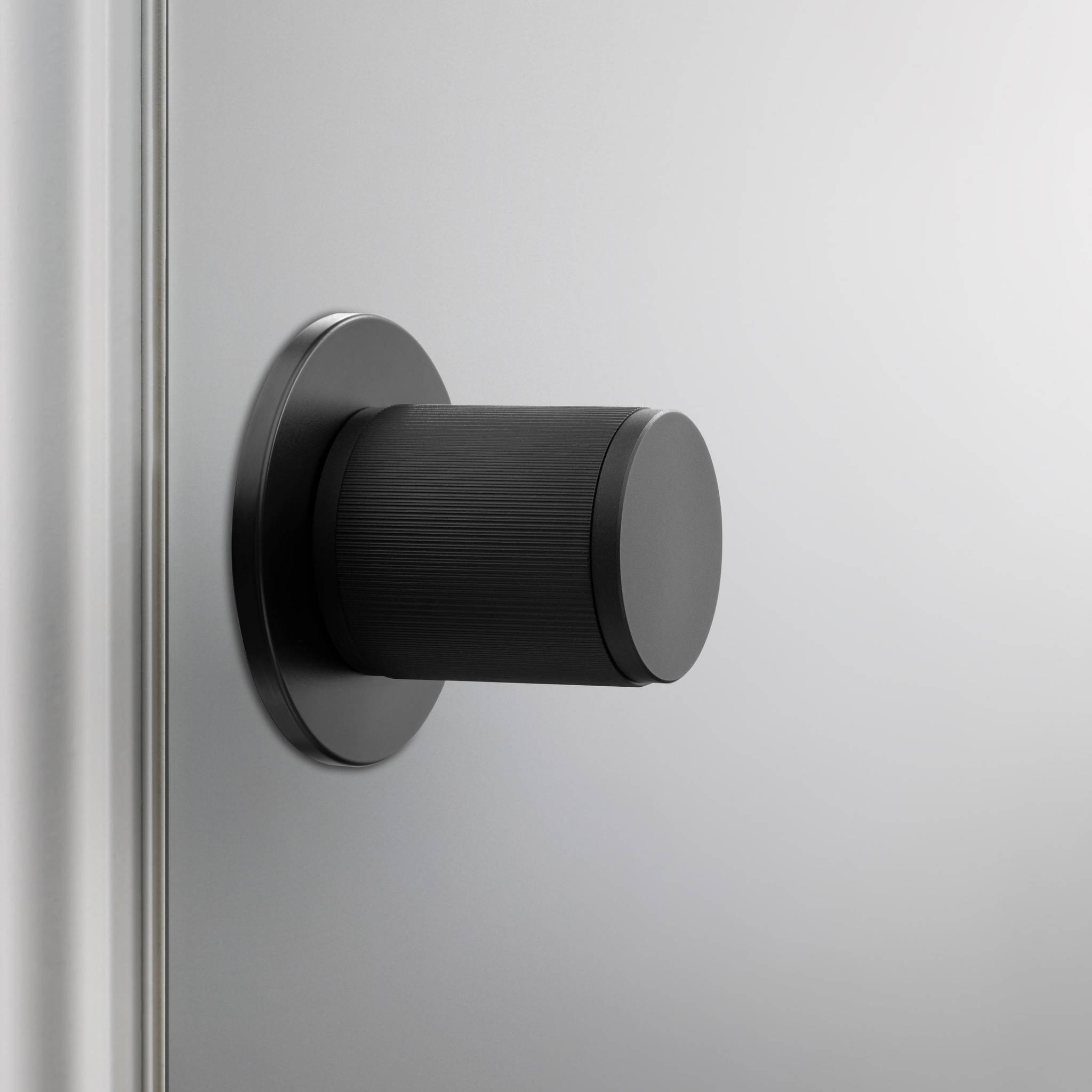 DOOR KNOB / FIXED / DOUBLE-SIDED / LINEAR