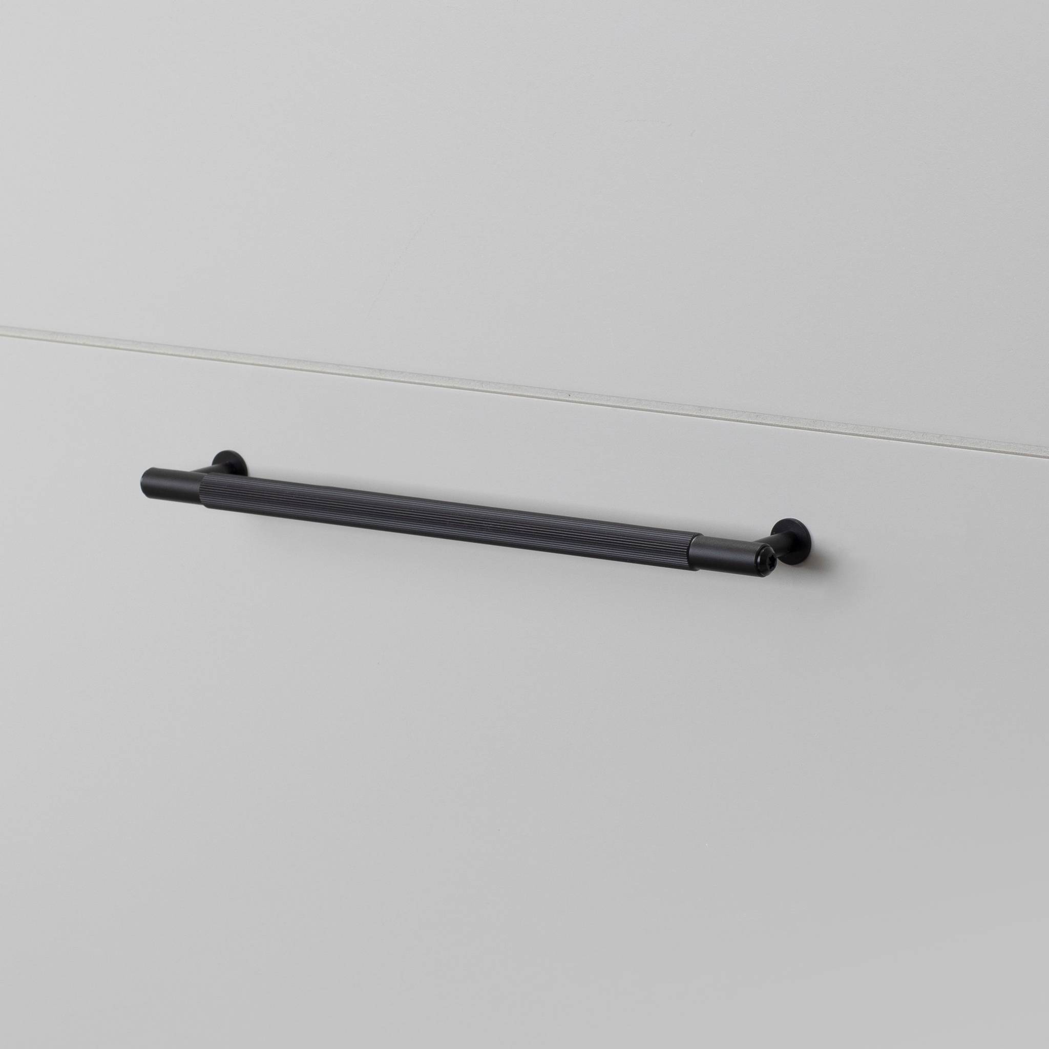 PULL BAR / LINEAR