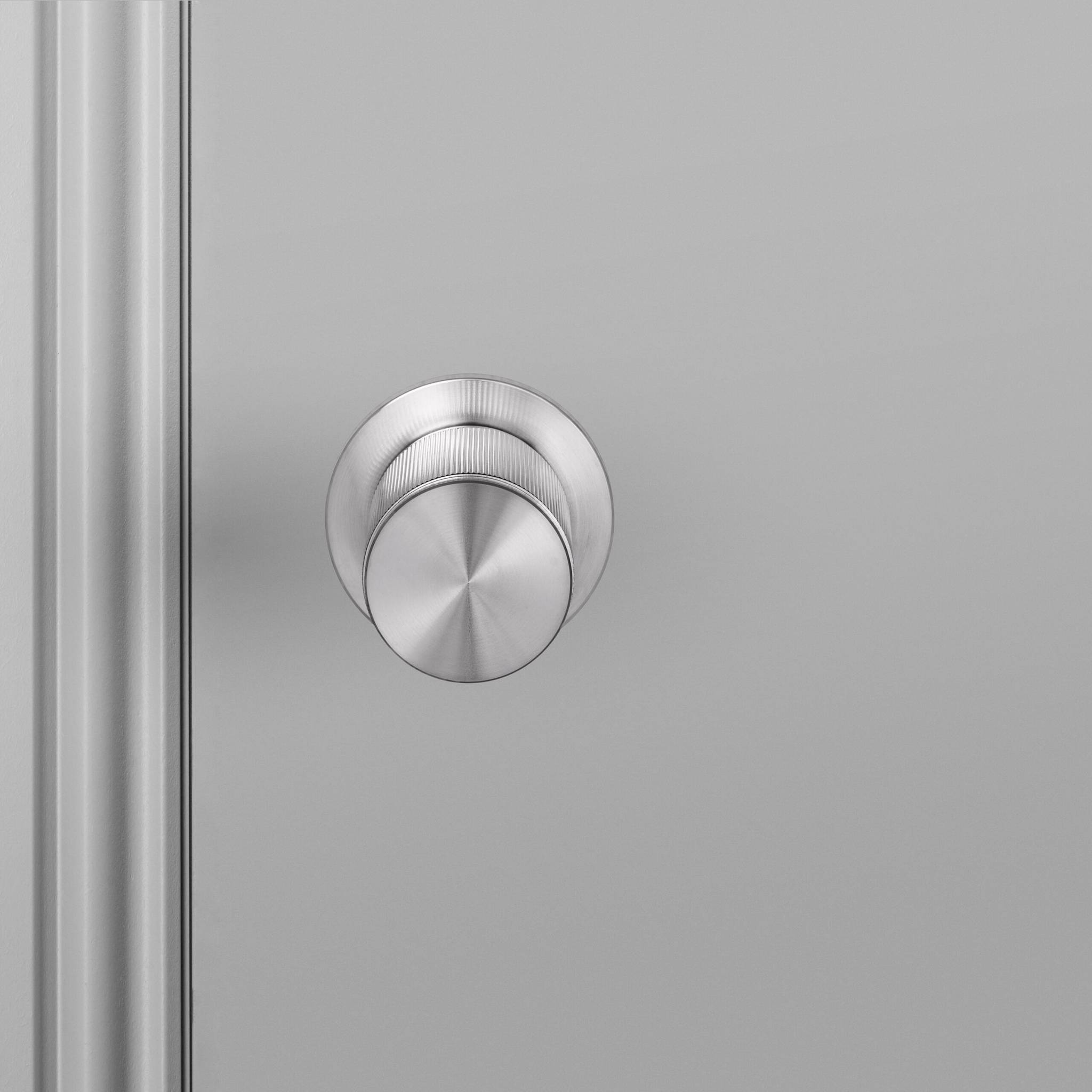 DOOR KNOB SET / LINEAR