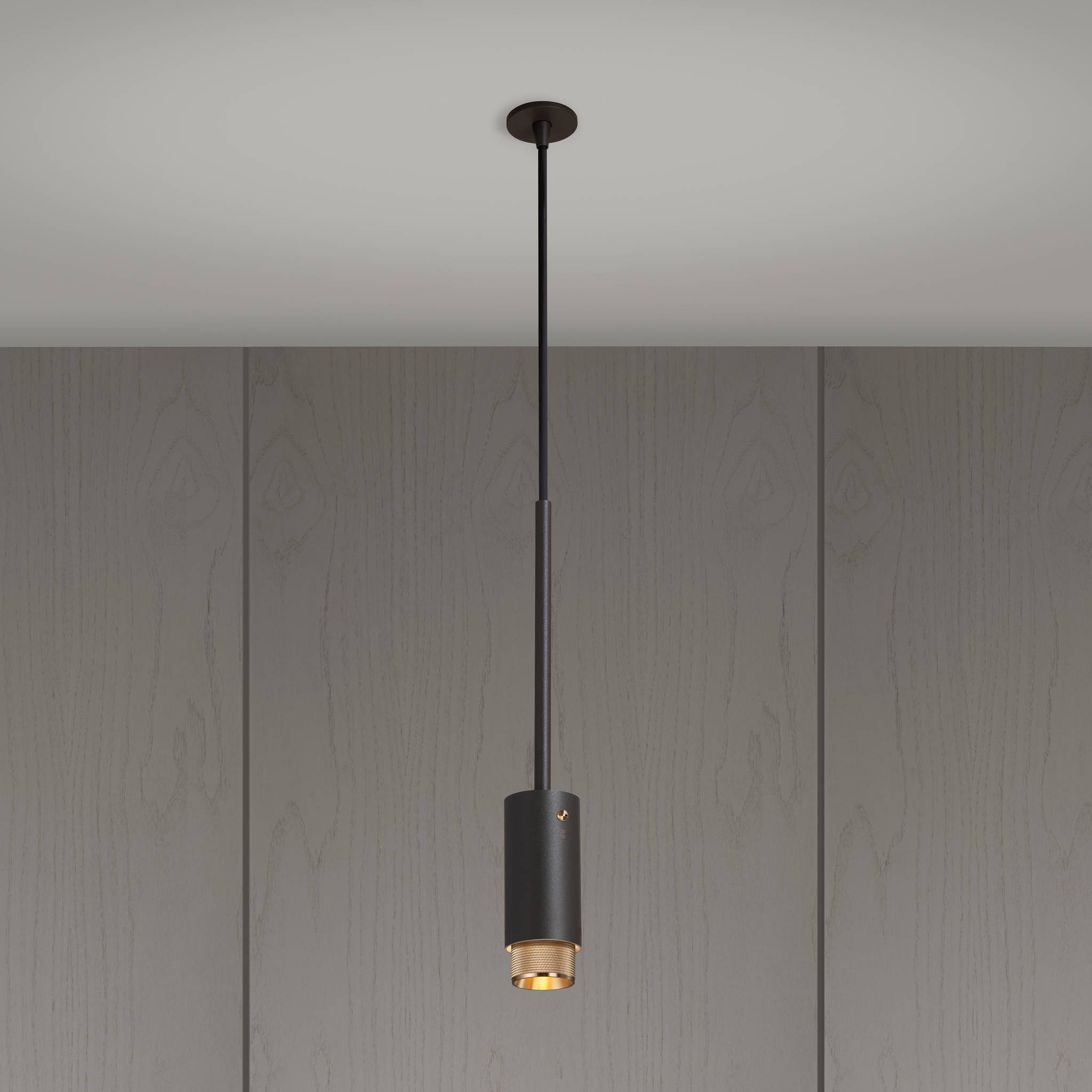 EXHAUST PENDANT / CROSS / GRAPHITE