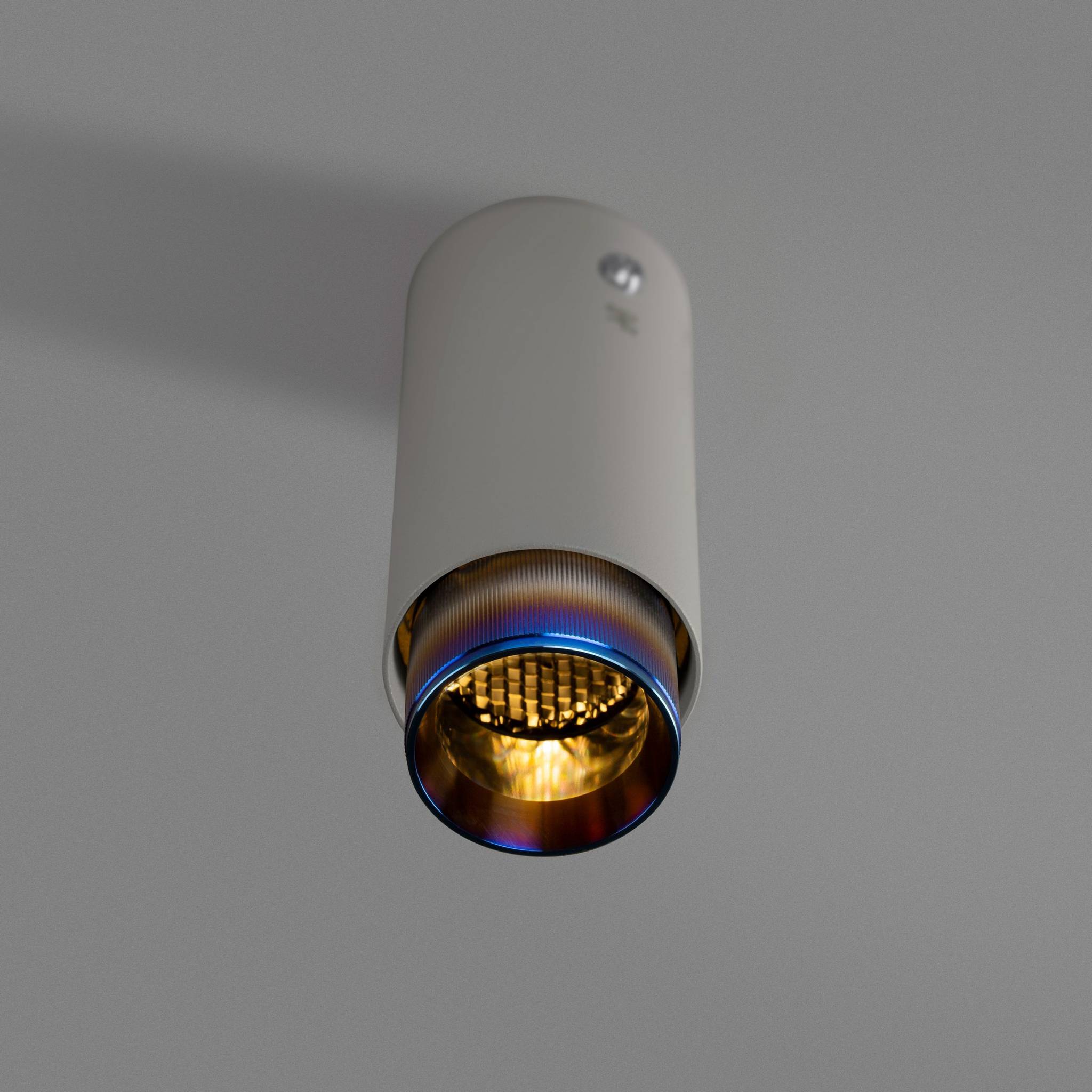 EXHAUST SURFACE / LINEAR / STONE