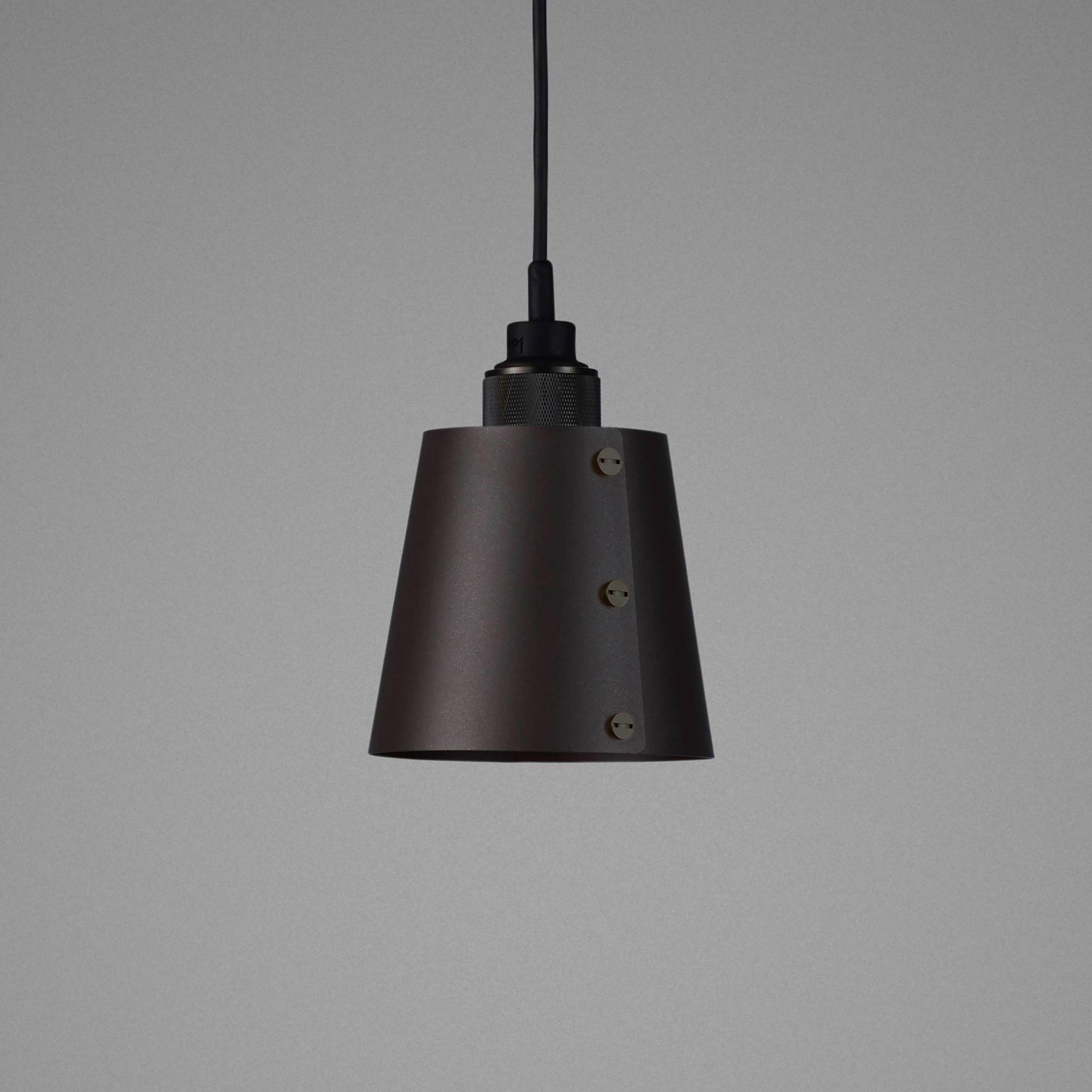 HOOKED 1.0 / SMALL / CROSS / GRAPHITE