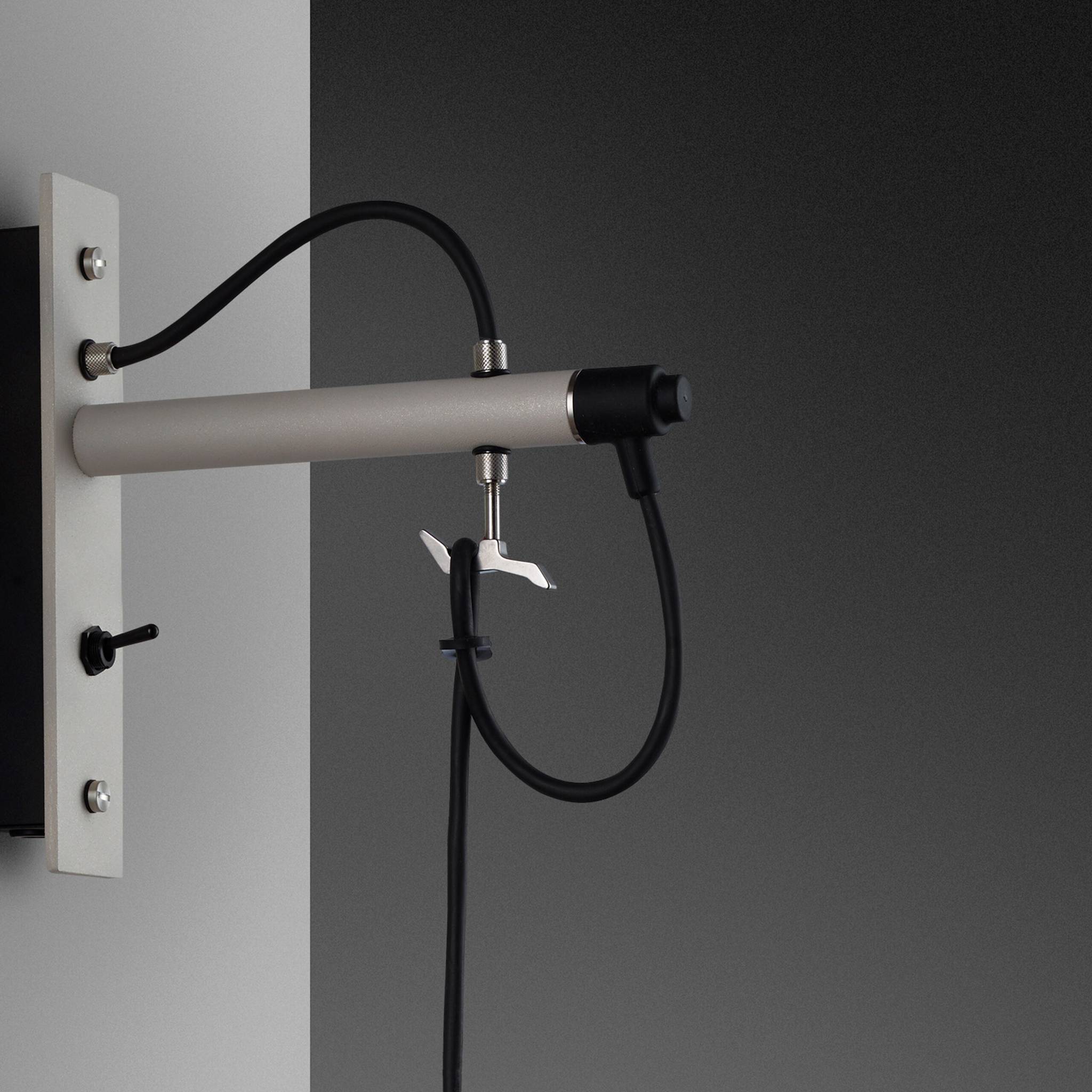 HOOKED WALL / CROSS / SMALL / STONE