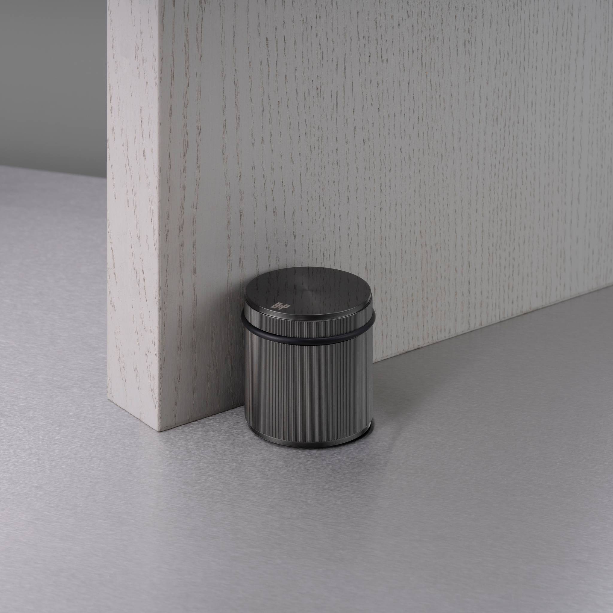 DOOR STOP / FREESTANDING / LINEAR