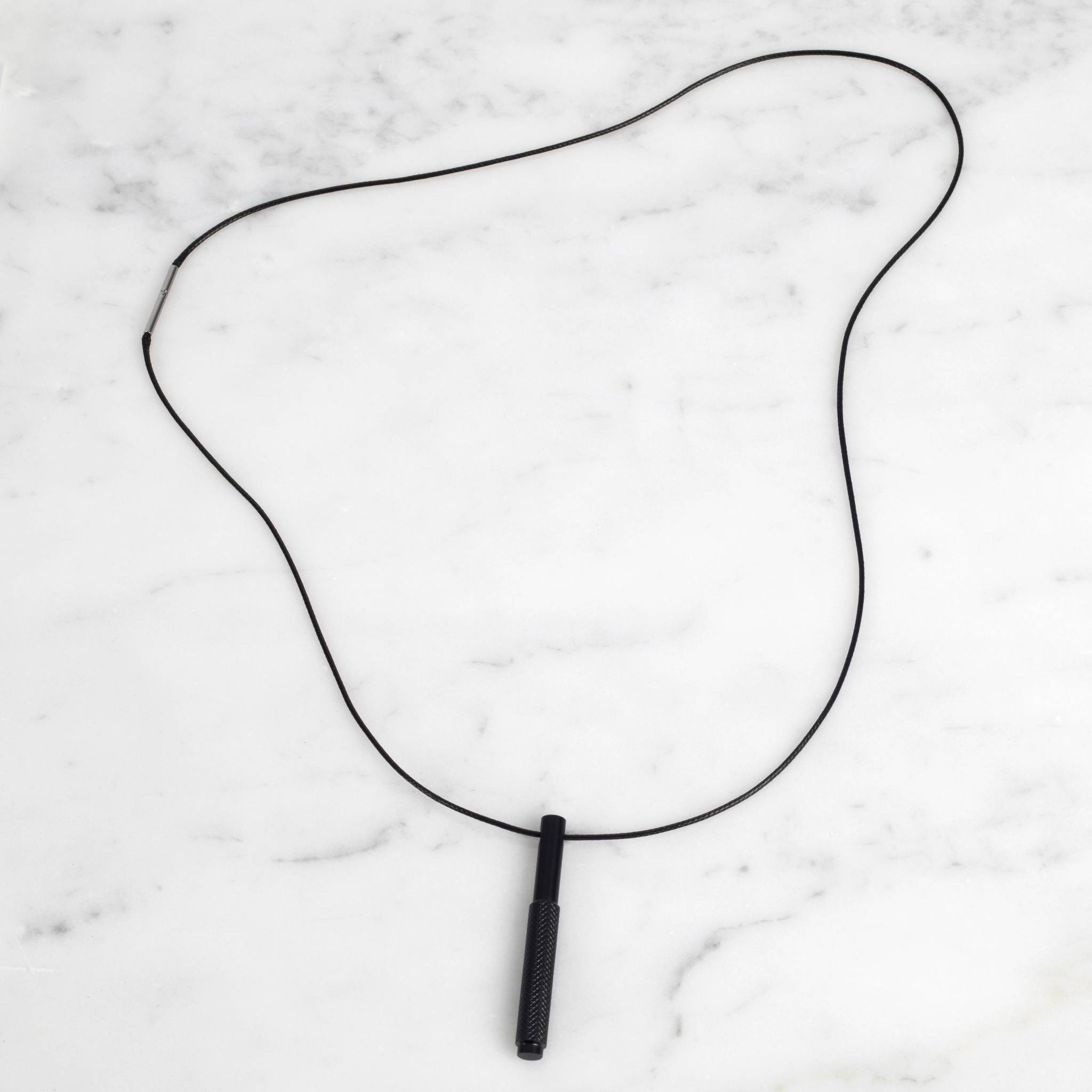 NECKLACE / VERTICAL