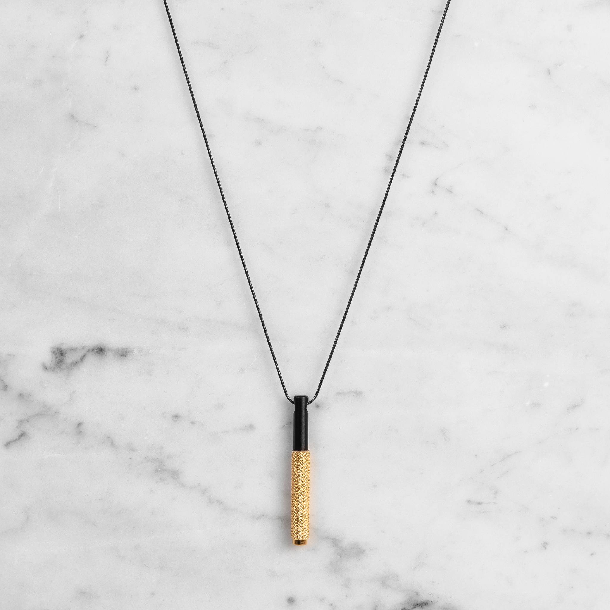 NECKLACE / VERTICAL