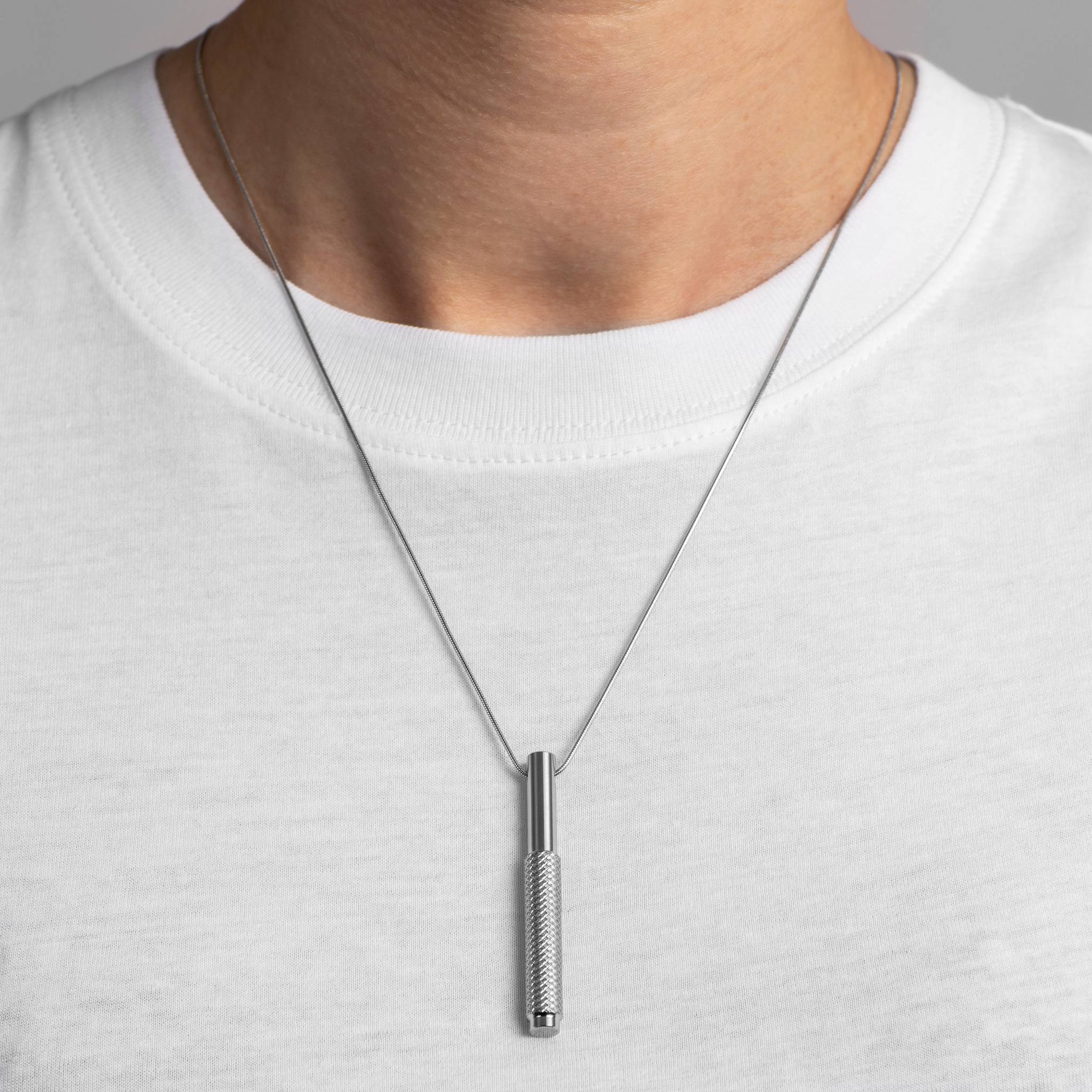 NECKLACE / VERTICAL