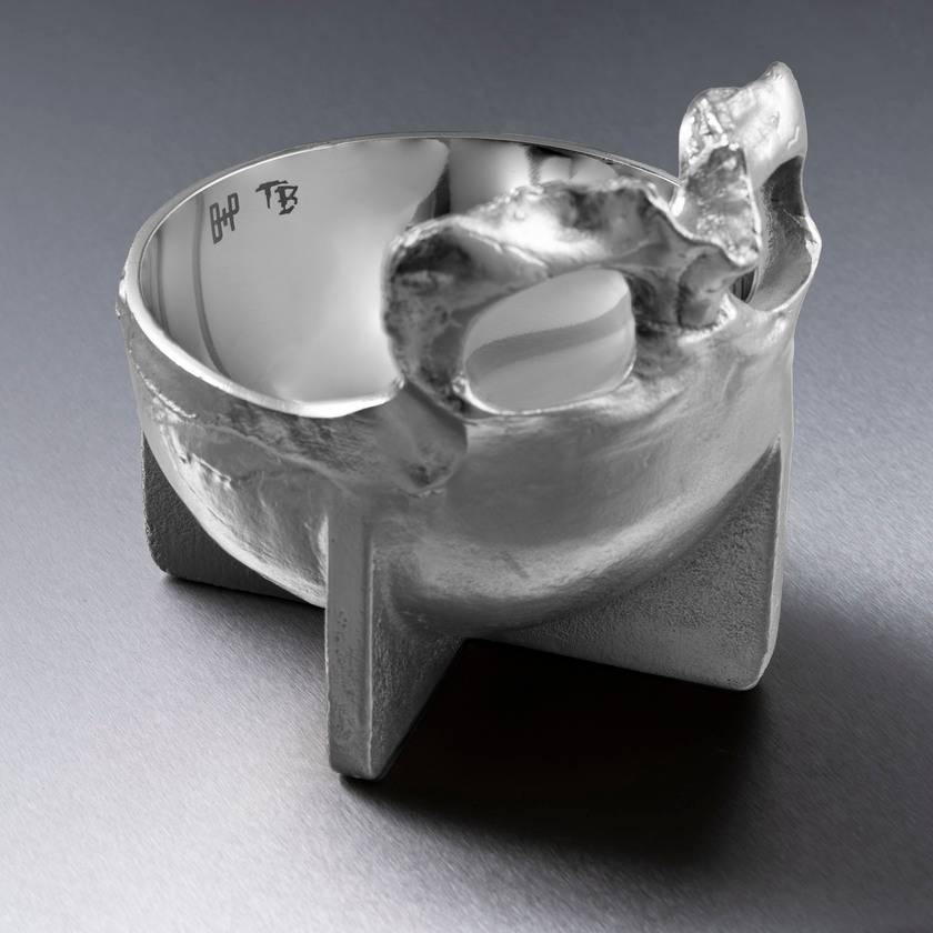 SKULL BOWL / TRAVIS BARKER
