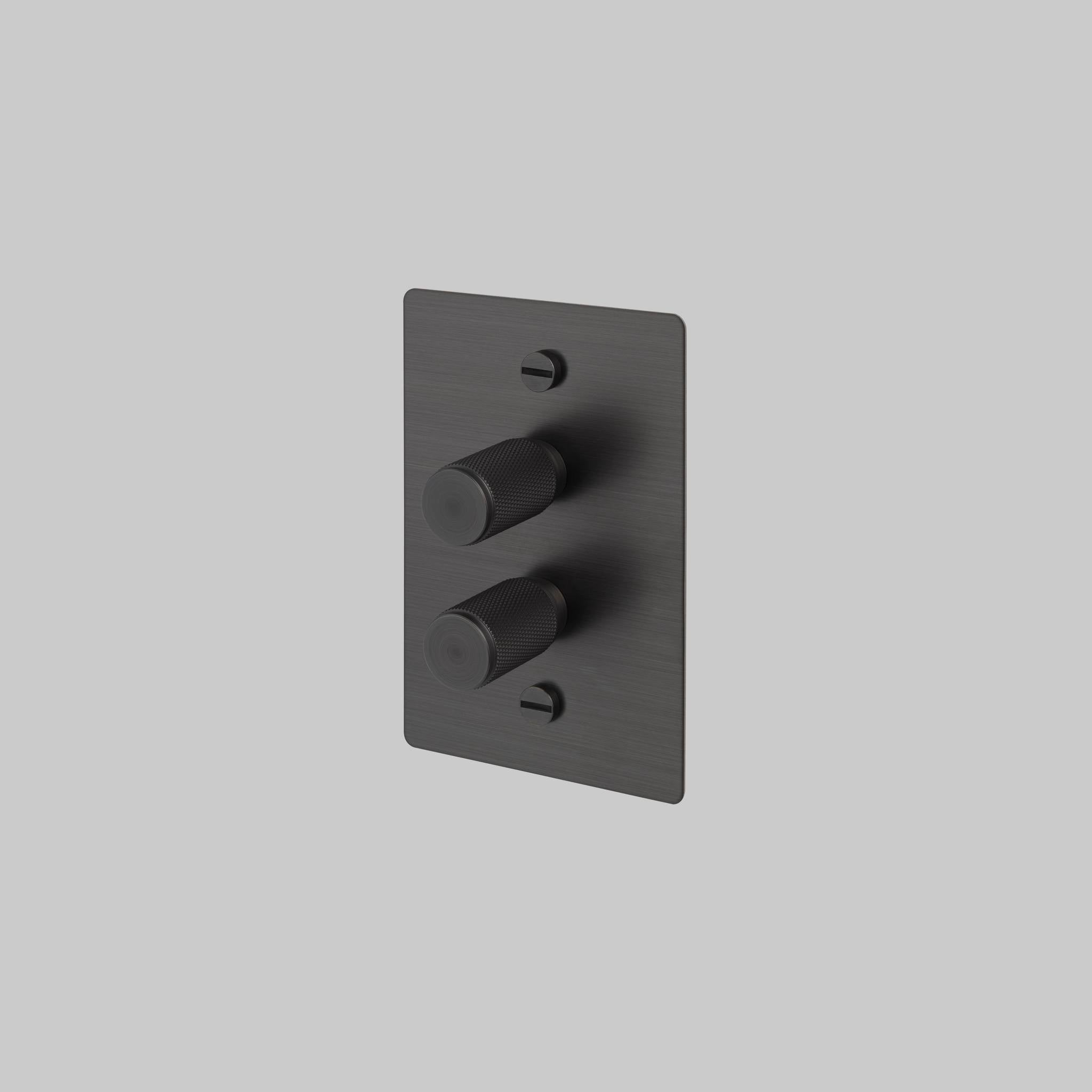 2G DIMMER / VERTICAL / 100W / CROSS