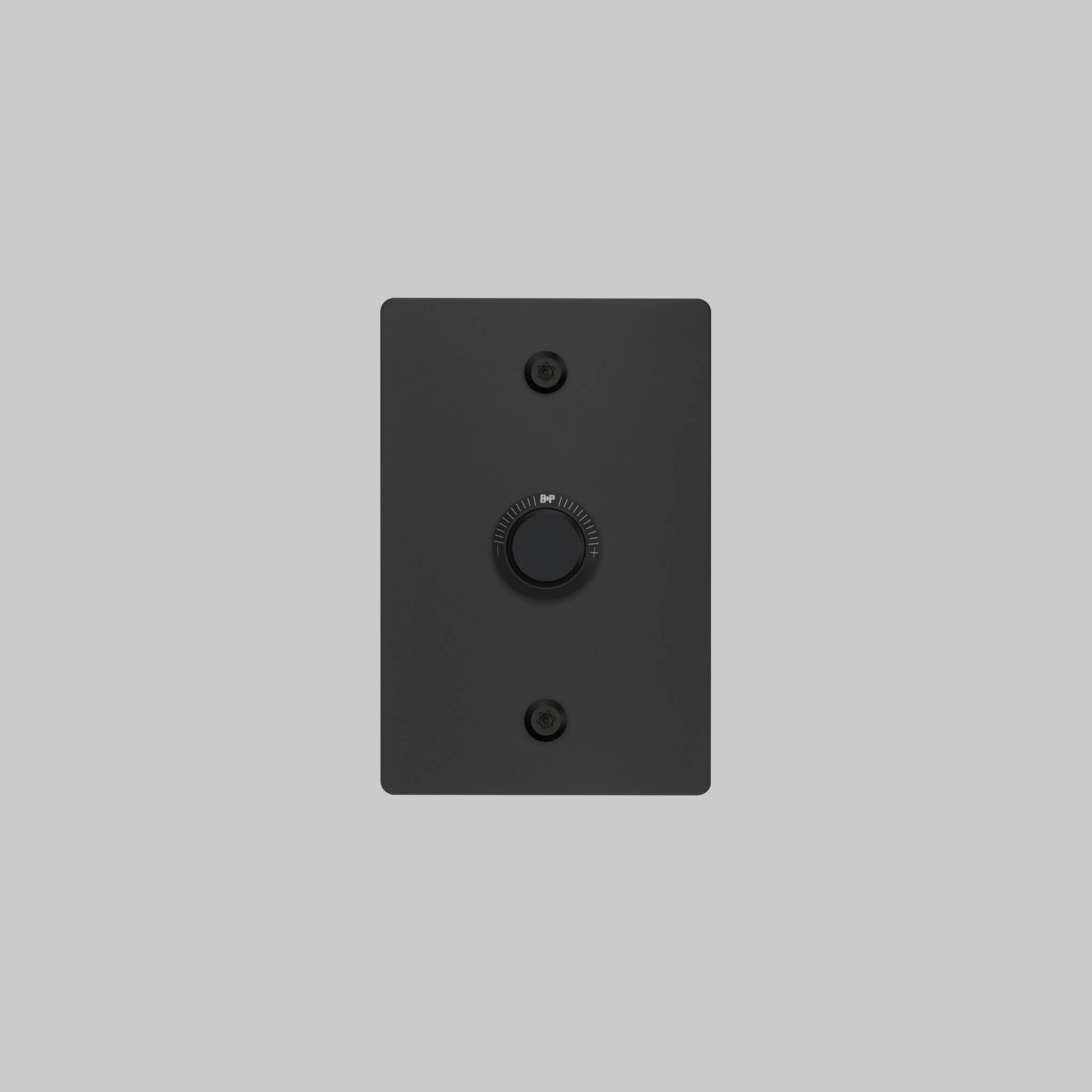 1G DIMMER / VERTICAL / 250W RETRACTIVE / LINEAR