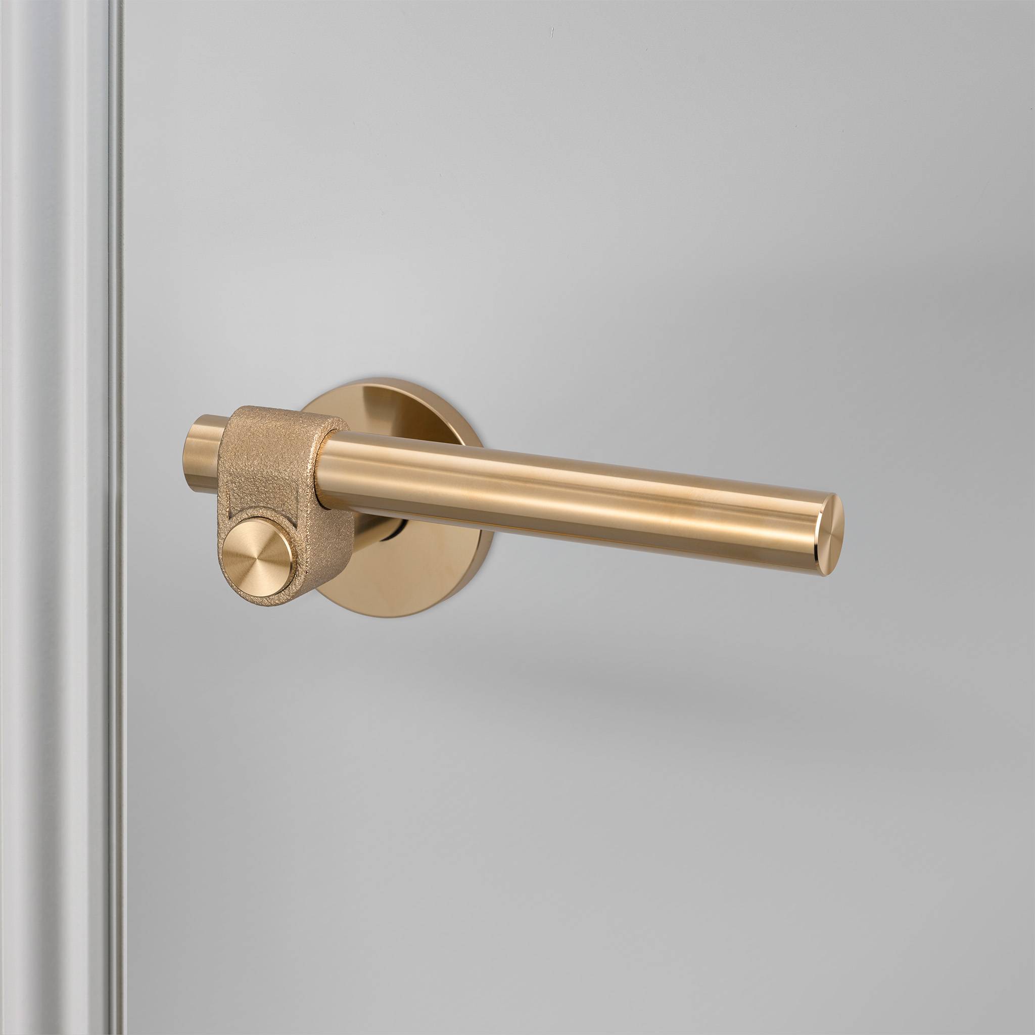 DOOR HANDLE SET / CAST / SPRUNG / LATCH INCLUDED