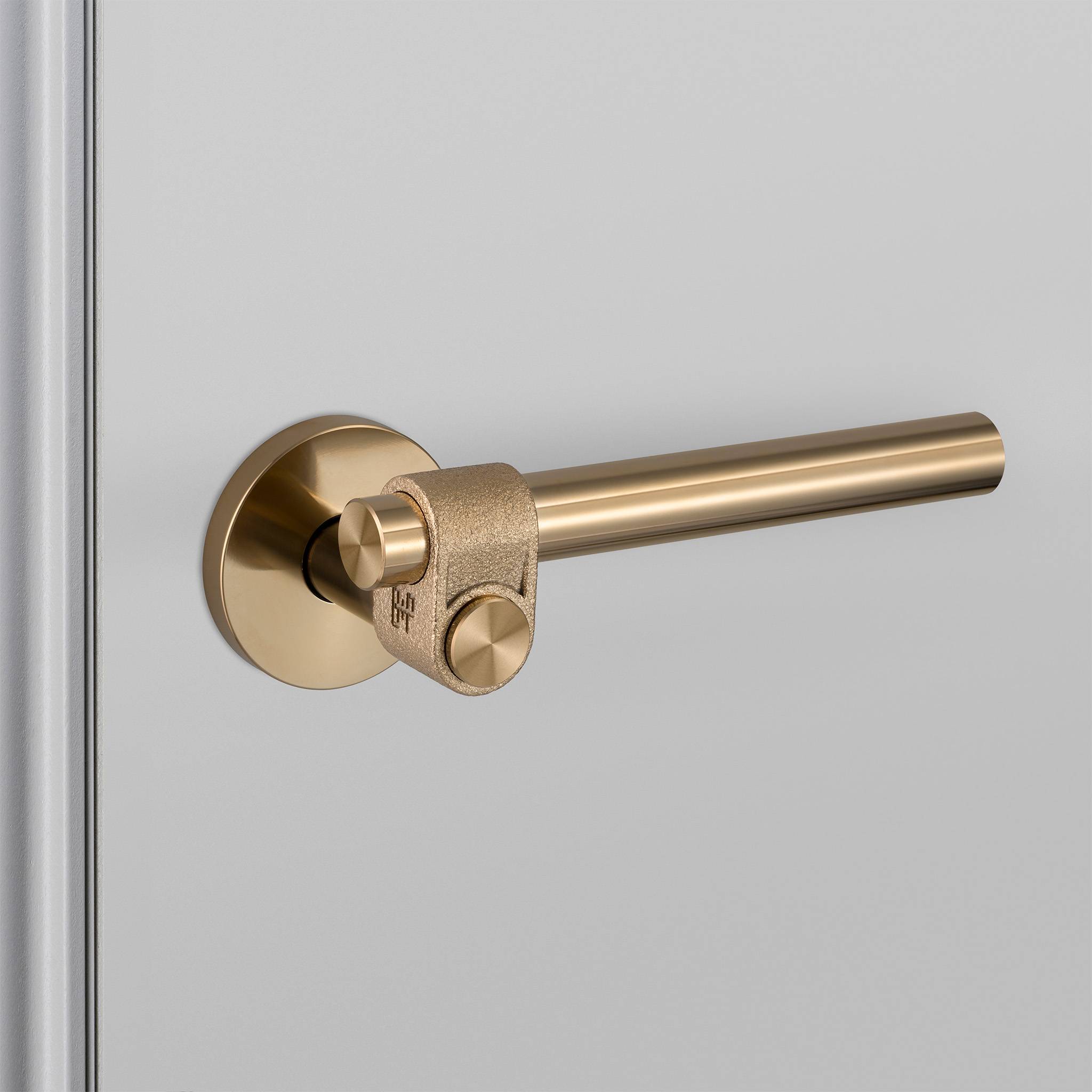 DOOR HANDLE SET / CAST / SPRUNG / LATCH INCLUDED
