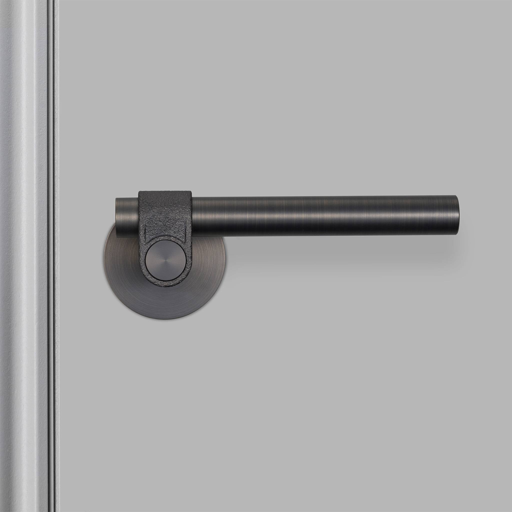 DOOR HANDLE SET / CAST / SPRUNG / LATCH INCLUDED
