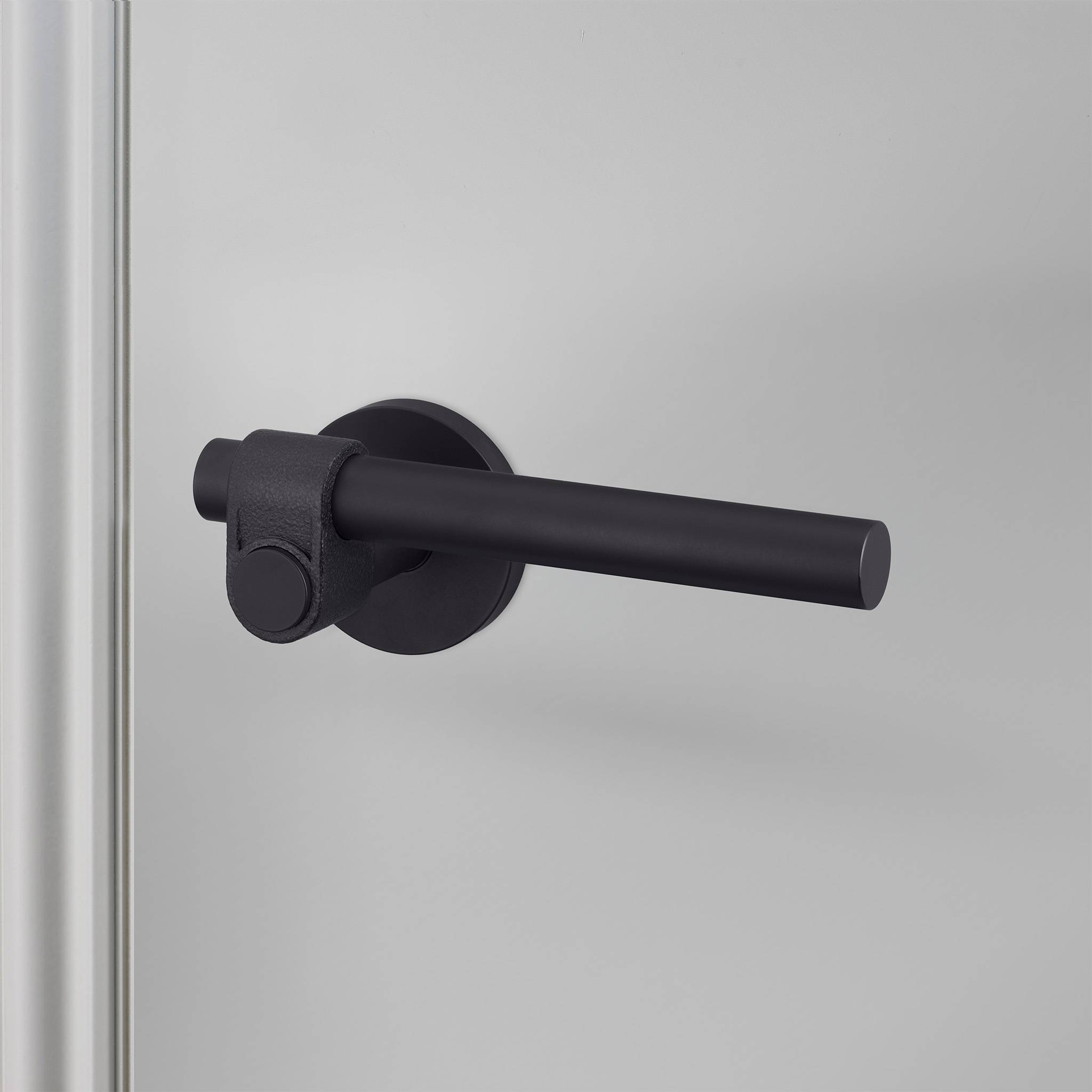 DOOR HANDLE SET / CAST / SPRUNG / LATCH INCLUDED