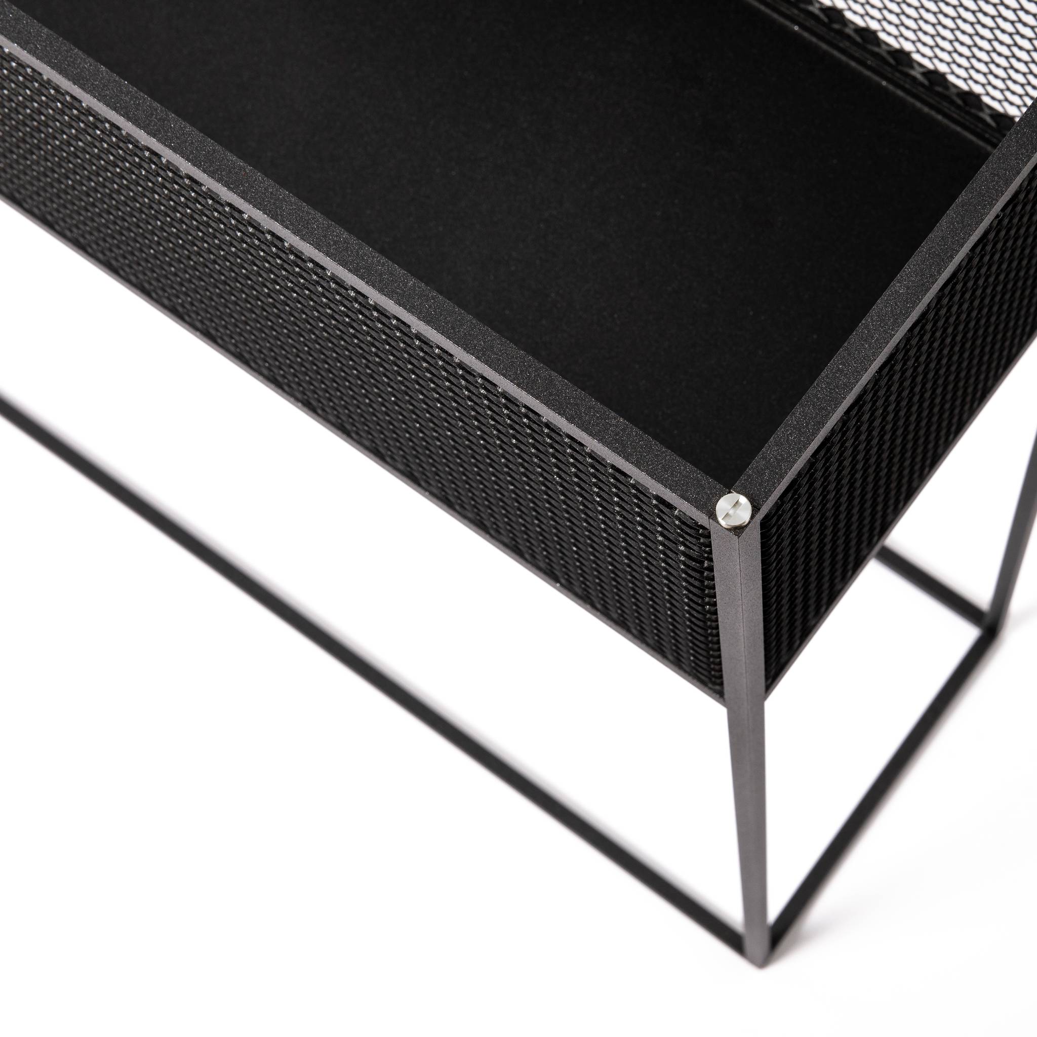 MESHED / PLANTER