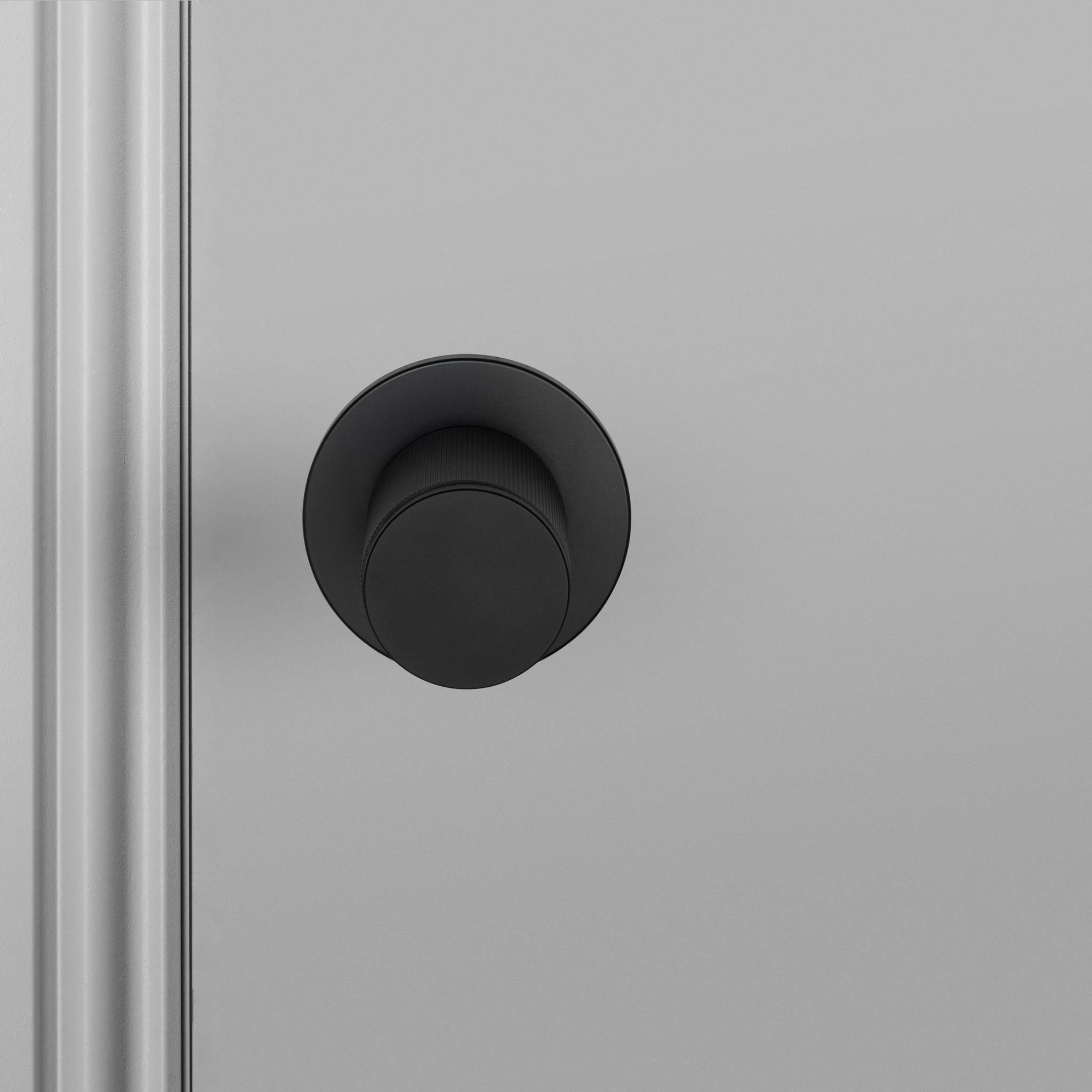 DOOR KNOB / FIXED / DOUBLE-SIDED / LINEAR