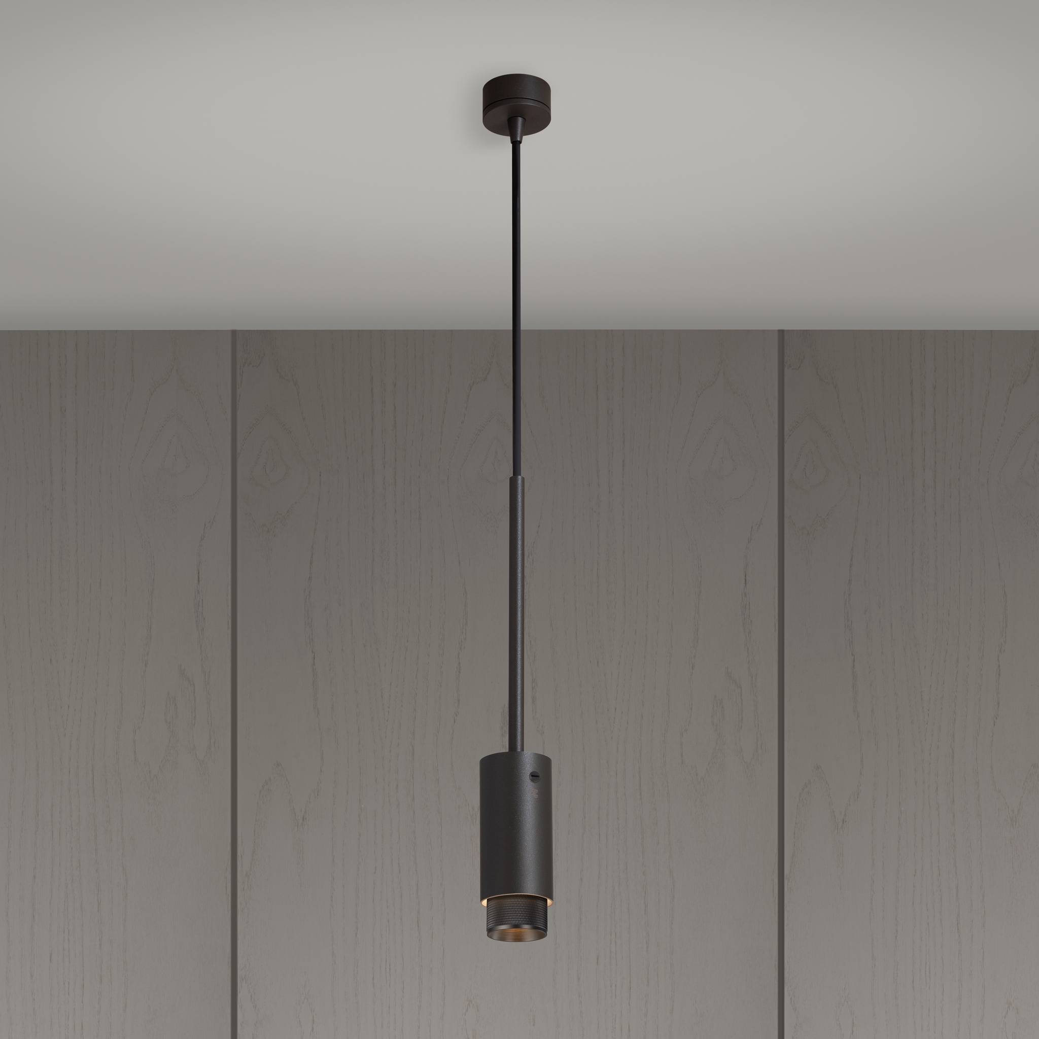 EXHAUST PENDANT / CROSS / GRAPHITE