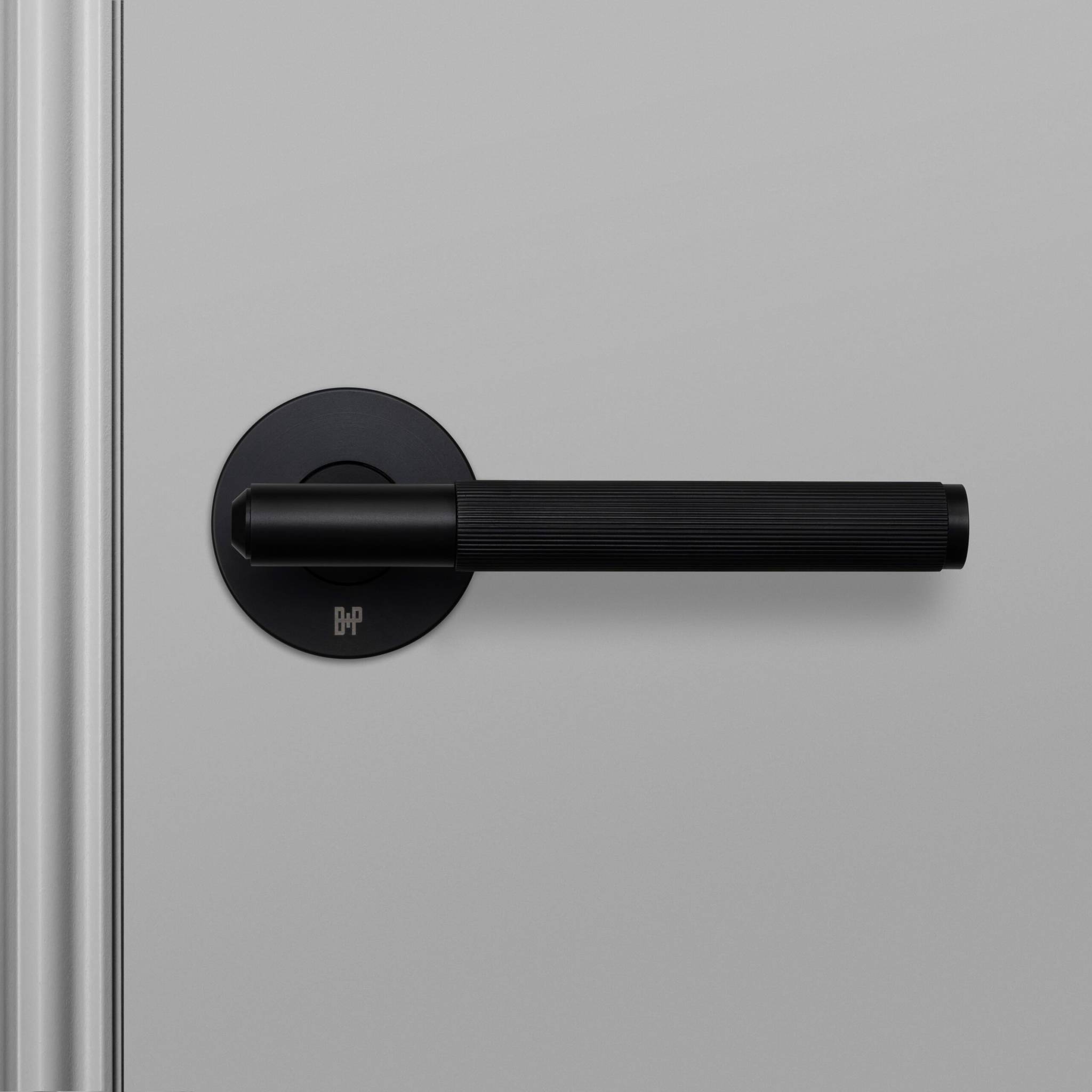 DOOR HANDLE / FIXED / SINGLE-SIDED / LINEAR