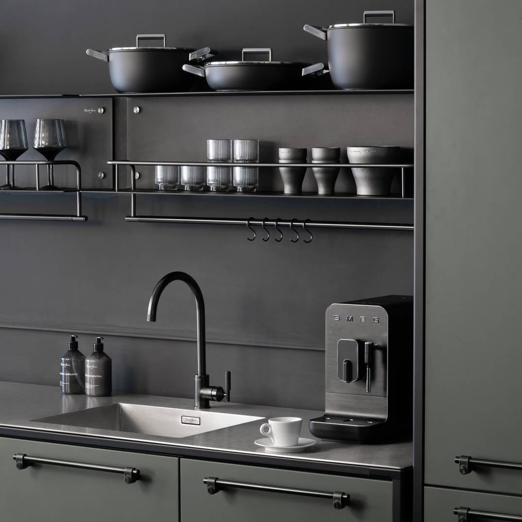 KITCHEN SHELF / HANGER / BLACK
